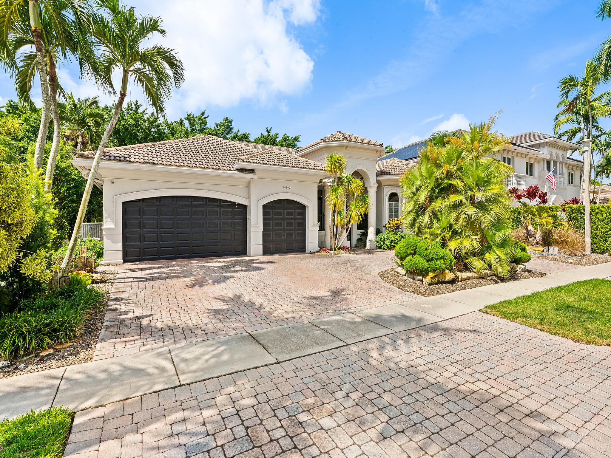 10800 Blue Palm Street, Plantation, FL 33324 33