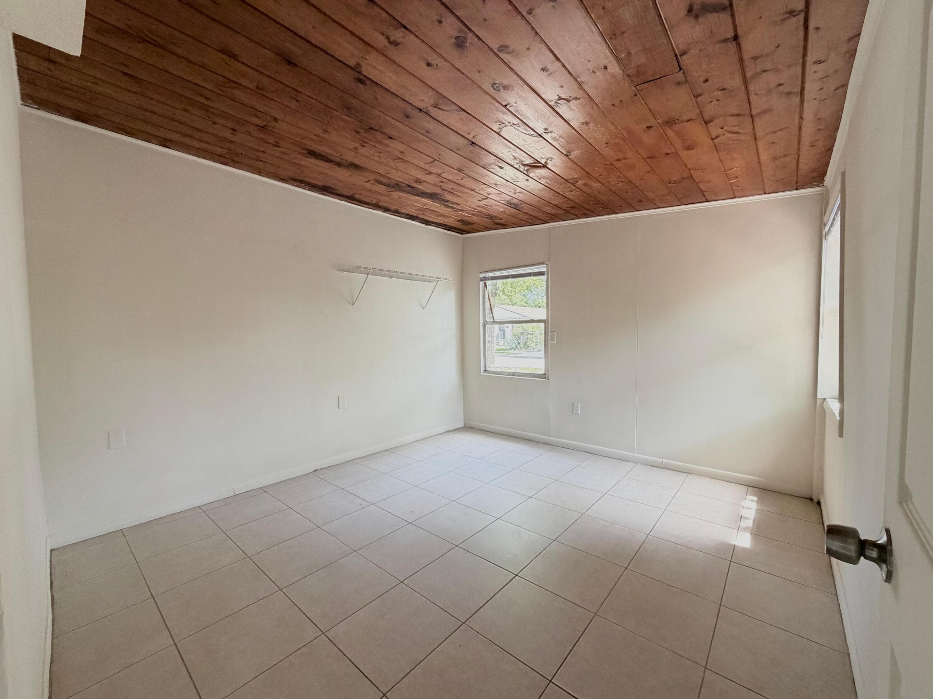 735 46th Street, West Palm Beach, FL 33407 15