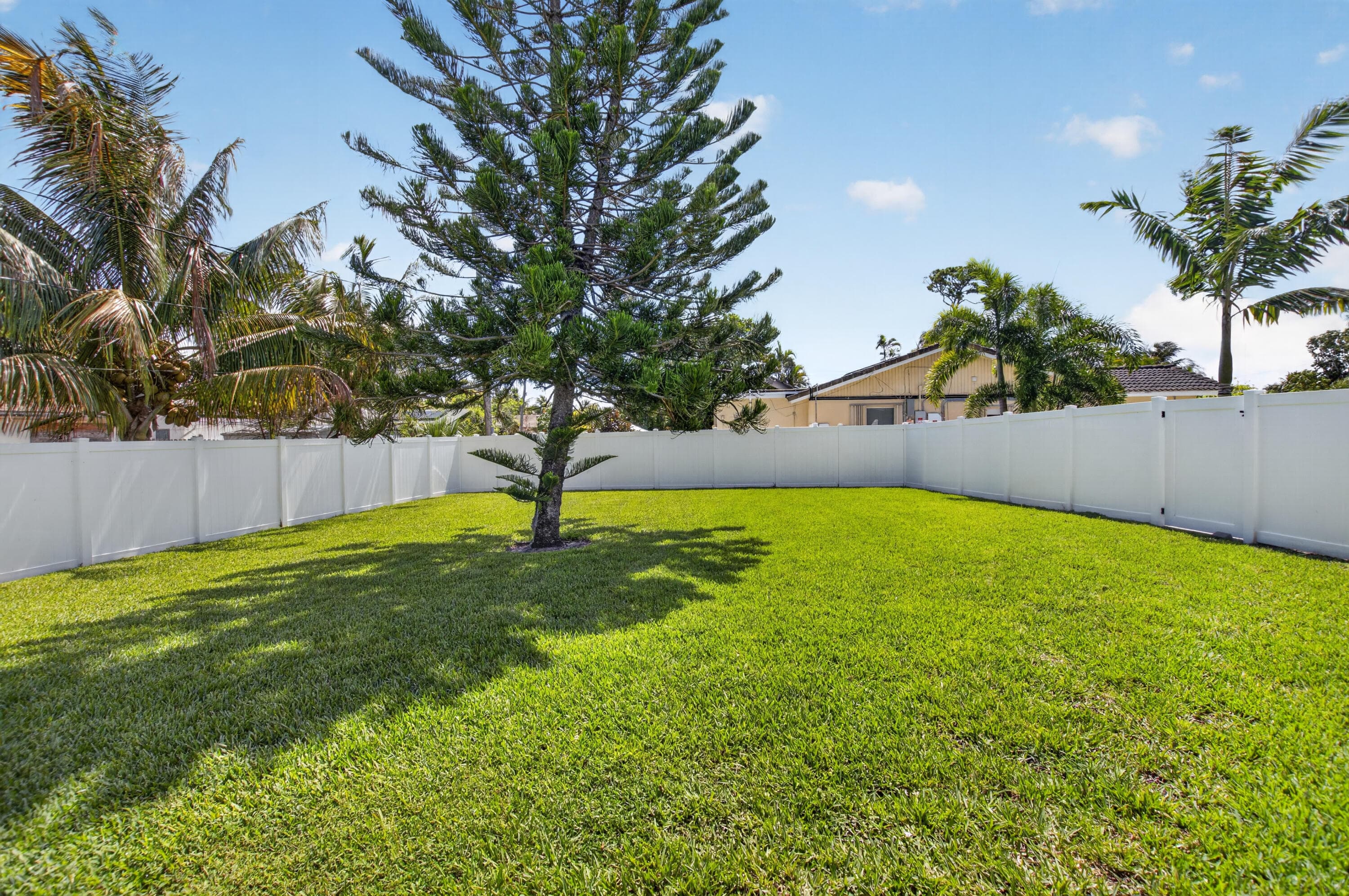 135 SE 28th Court, Boynton Beach, FL 33435 52