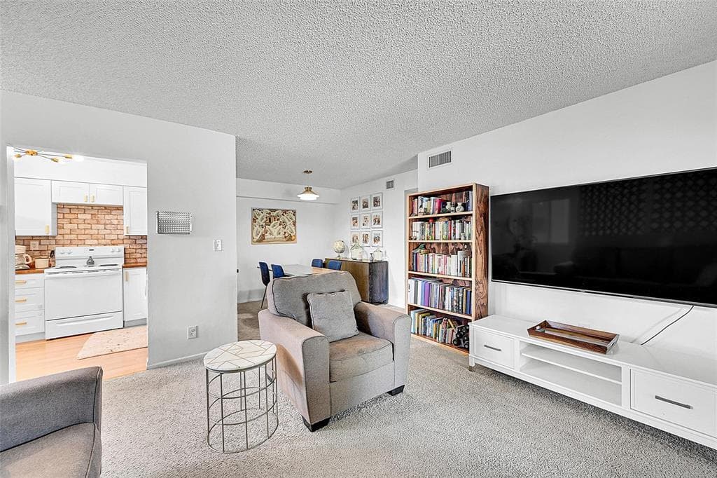 117 GARDENS Drive 204, Pompano Beach, FL 33069 3