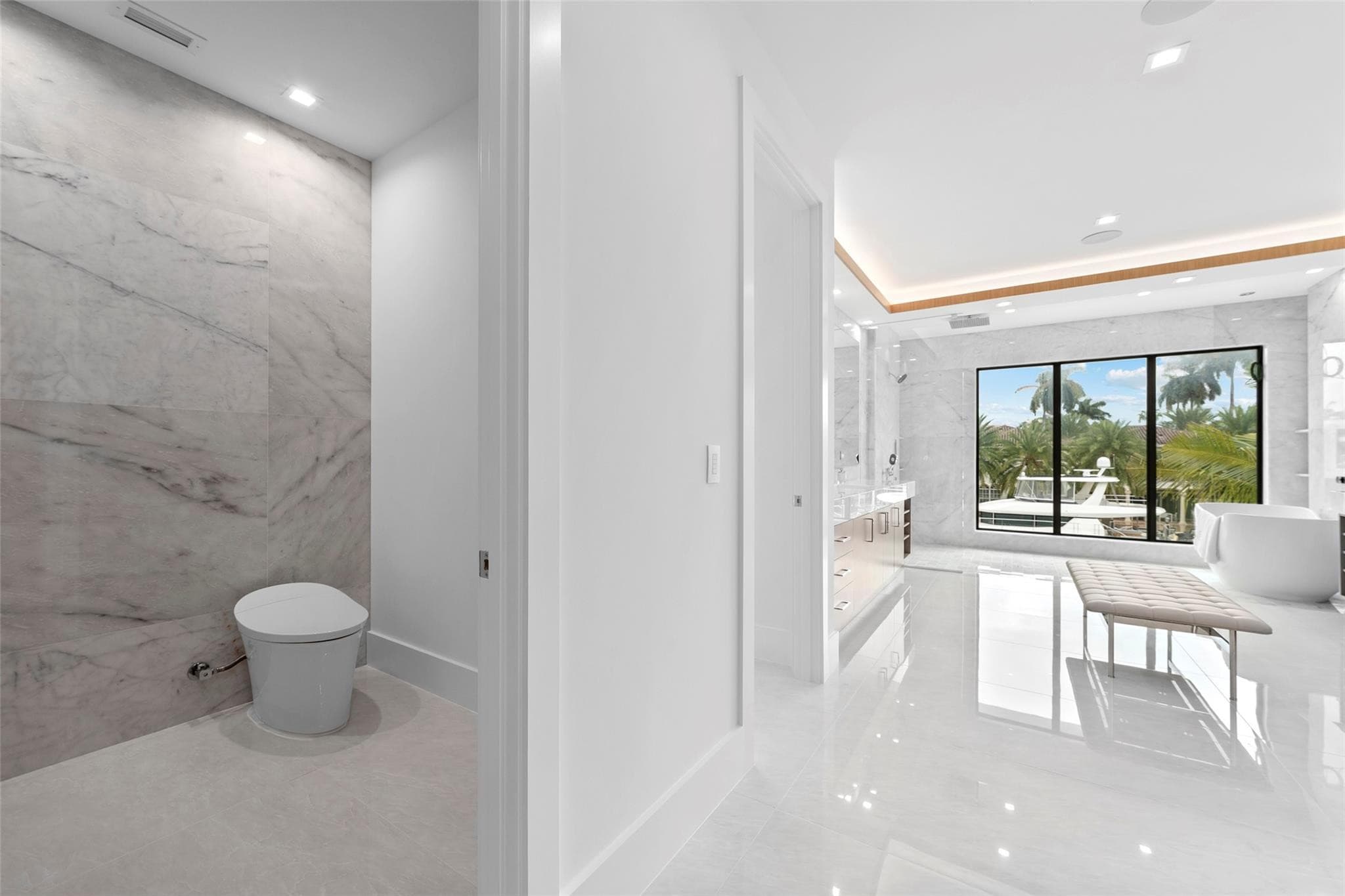 24 FIESTA Way, Fort Lauderdale, FL 33301 47