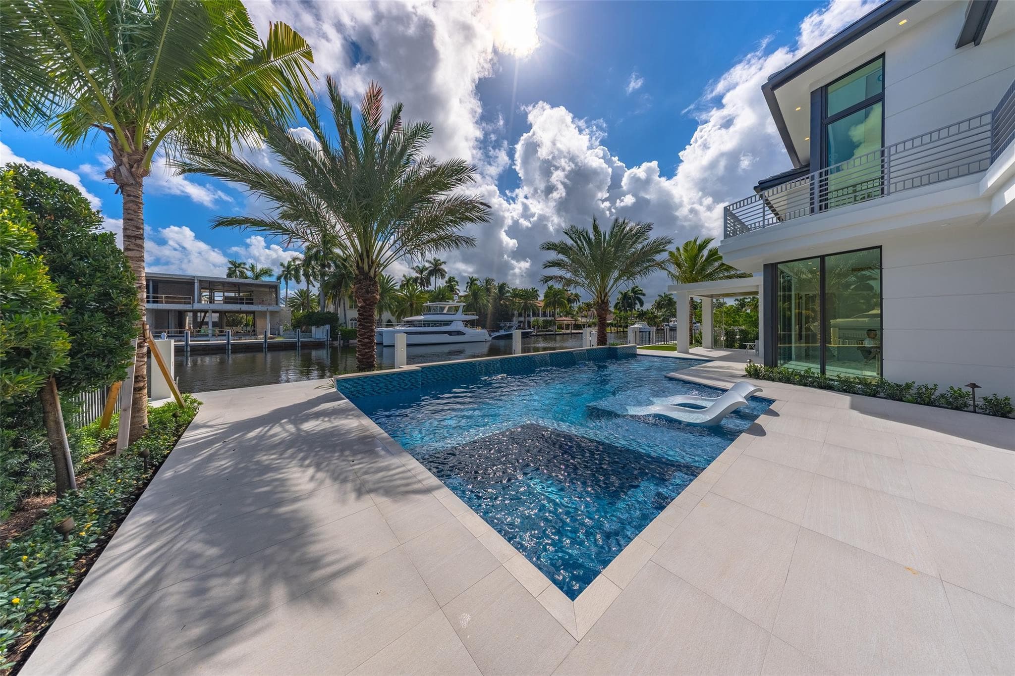 24 FIESTA Way, Fort Lauderdale, FL 33301 70