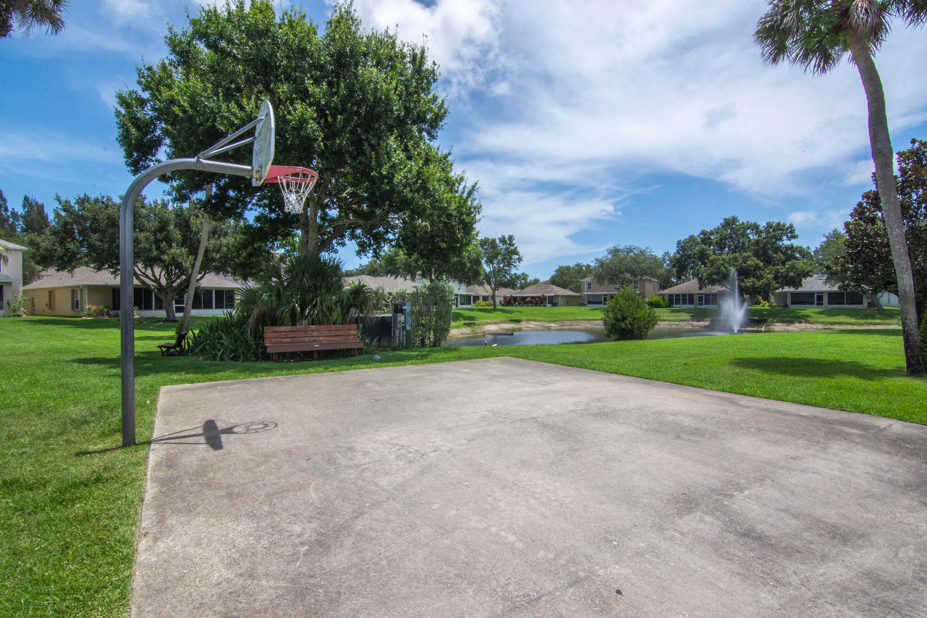 2538 12TH Square SW, Vero Beach, FL 32968 33