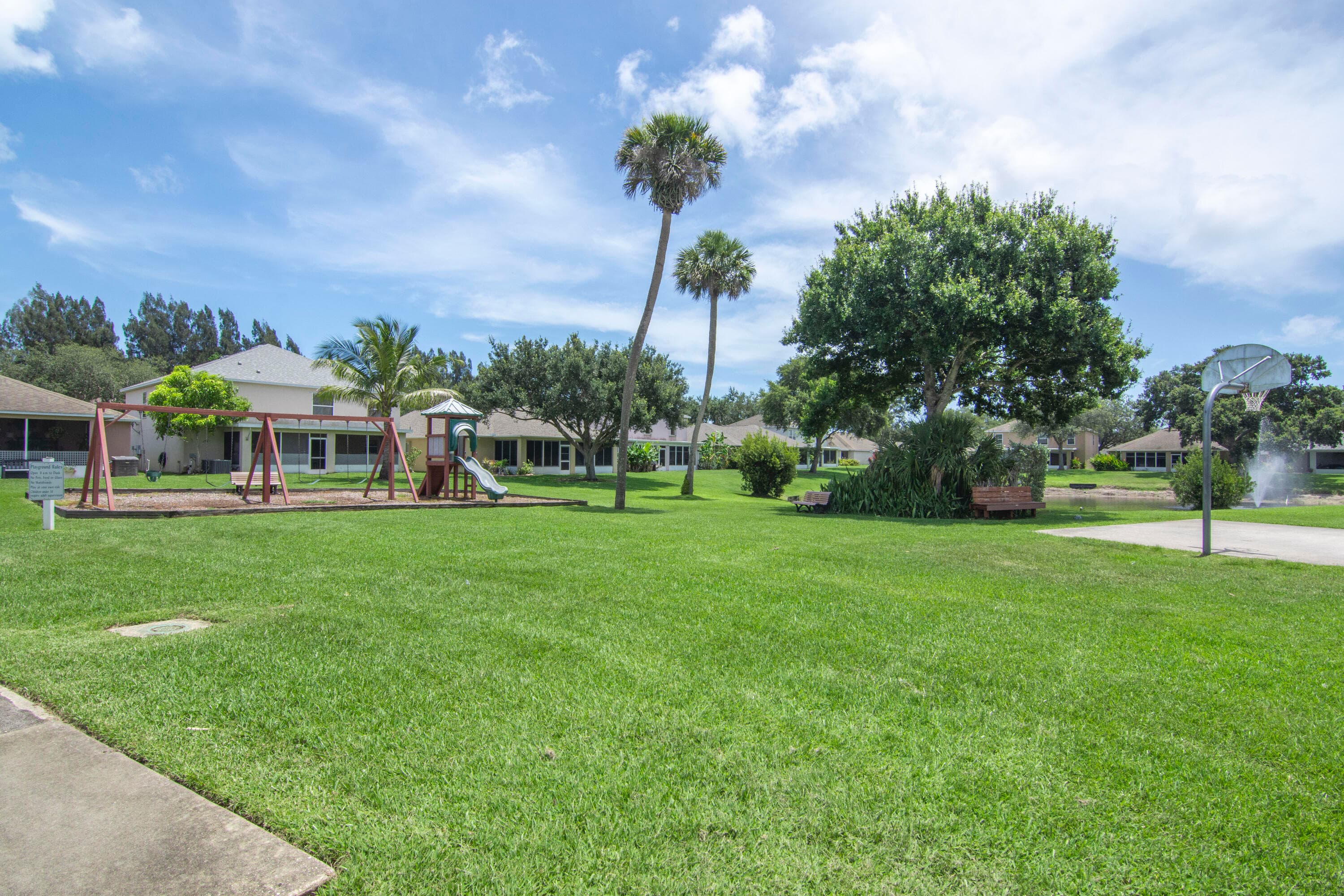 2538 12TH Square SW, Vero Beach, FL 32968 32