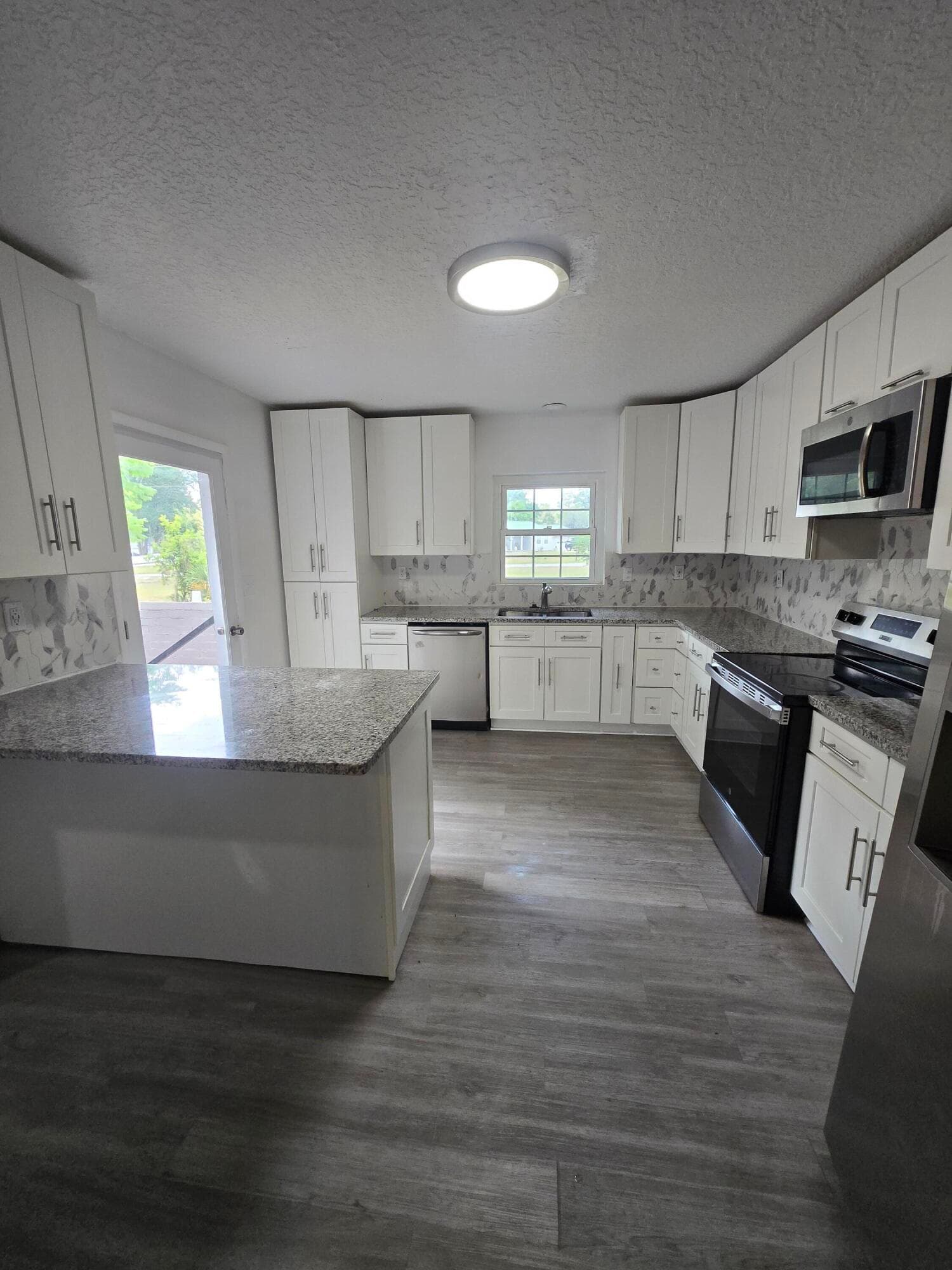 8305 HOGAN Road, Jacksonville, FL 32216 6
