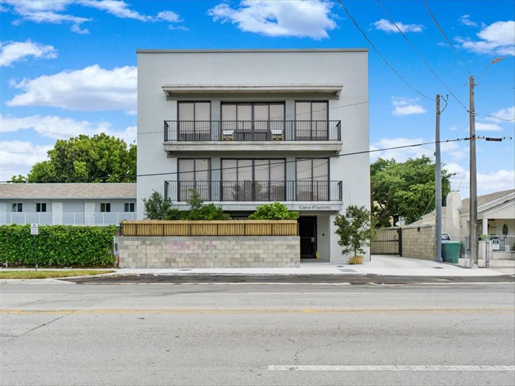 1053 NW 29th Street Casa Flambo, Miami, FL 33127 2