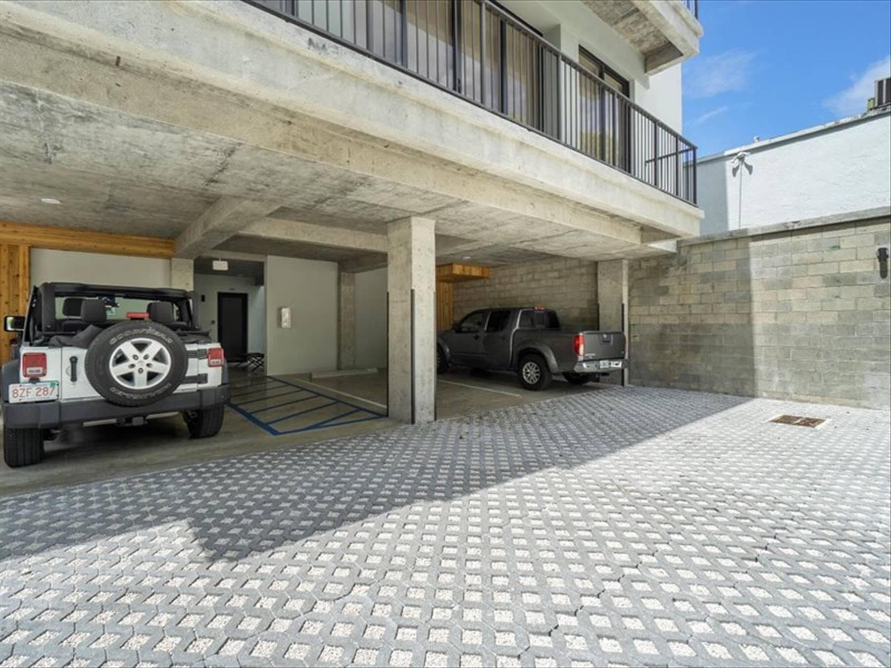 1053 NW 29th Street Casa Flambo, Miami, FL 33127 13