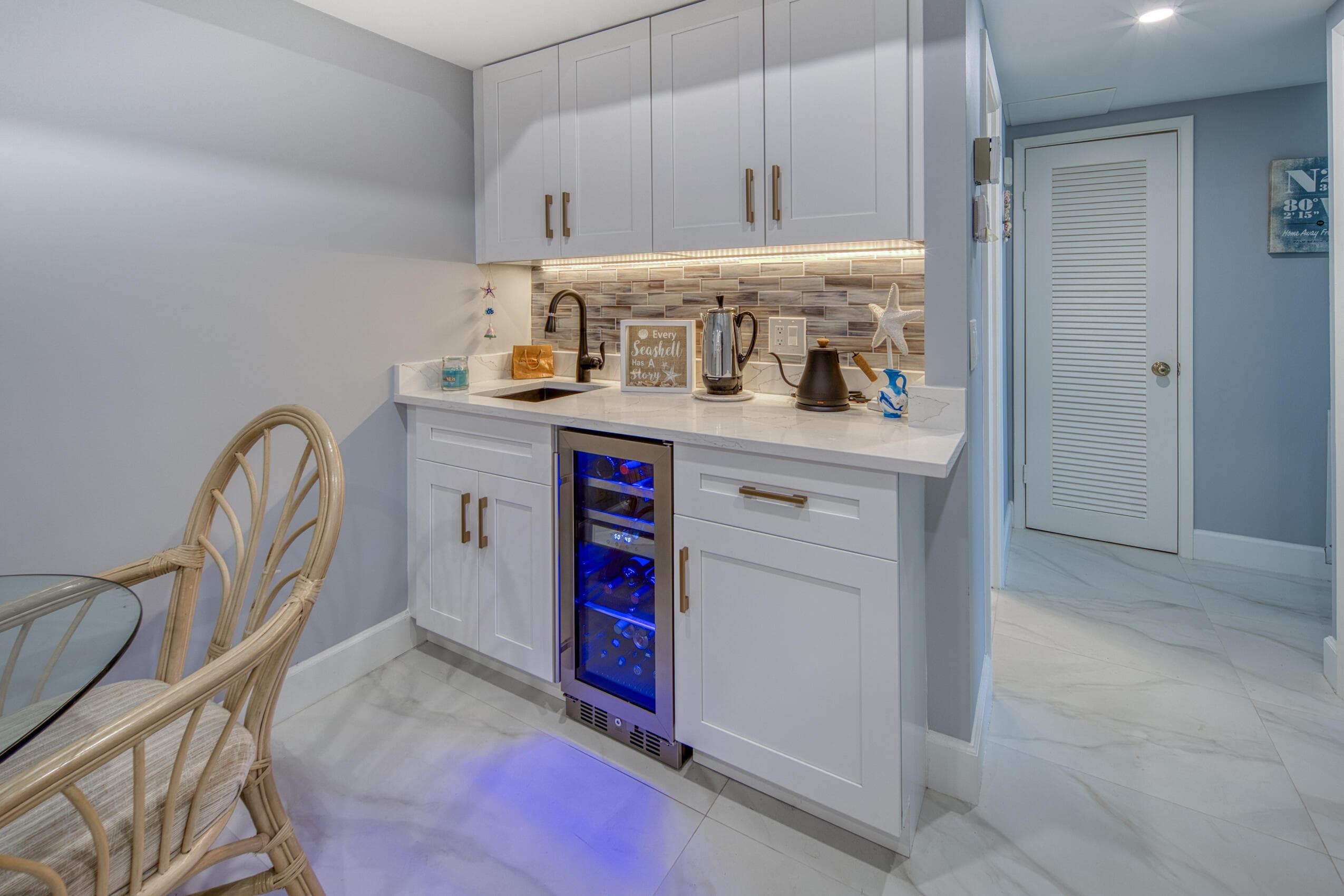 3230 S OCEAN Boulevard E609, Palm Beach, FL 33480 5