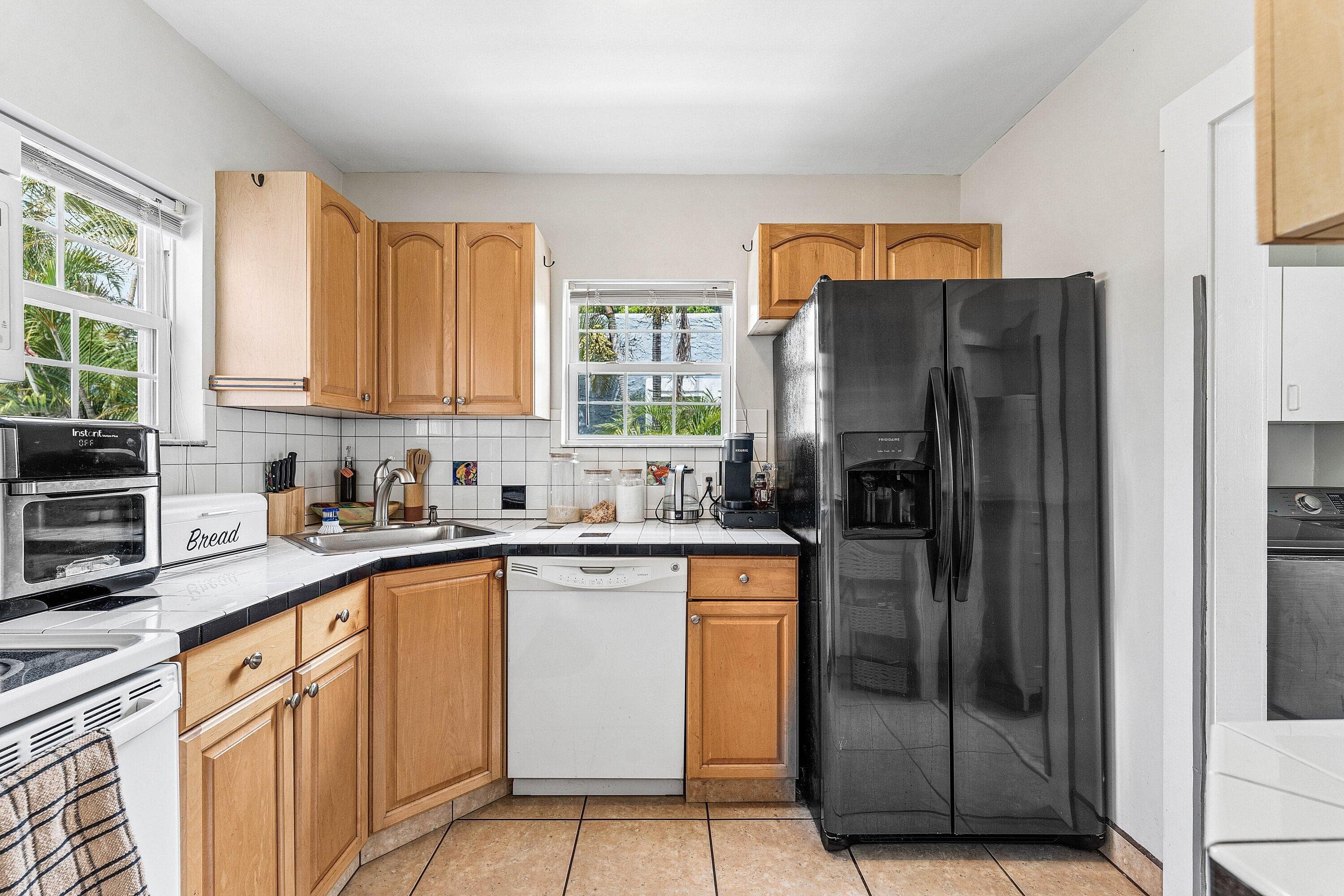427 58th Street, West Palm Beach, FL 33407 15