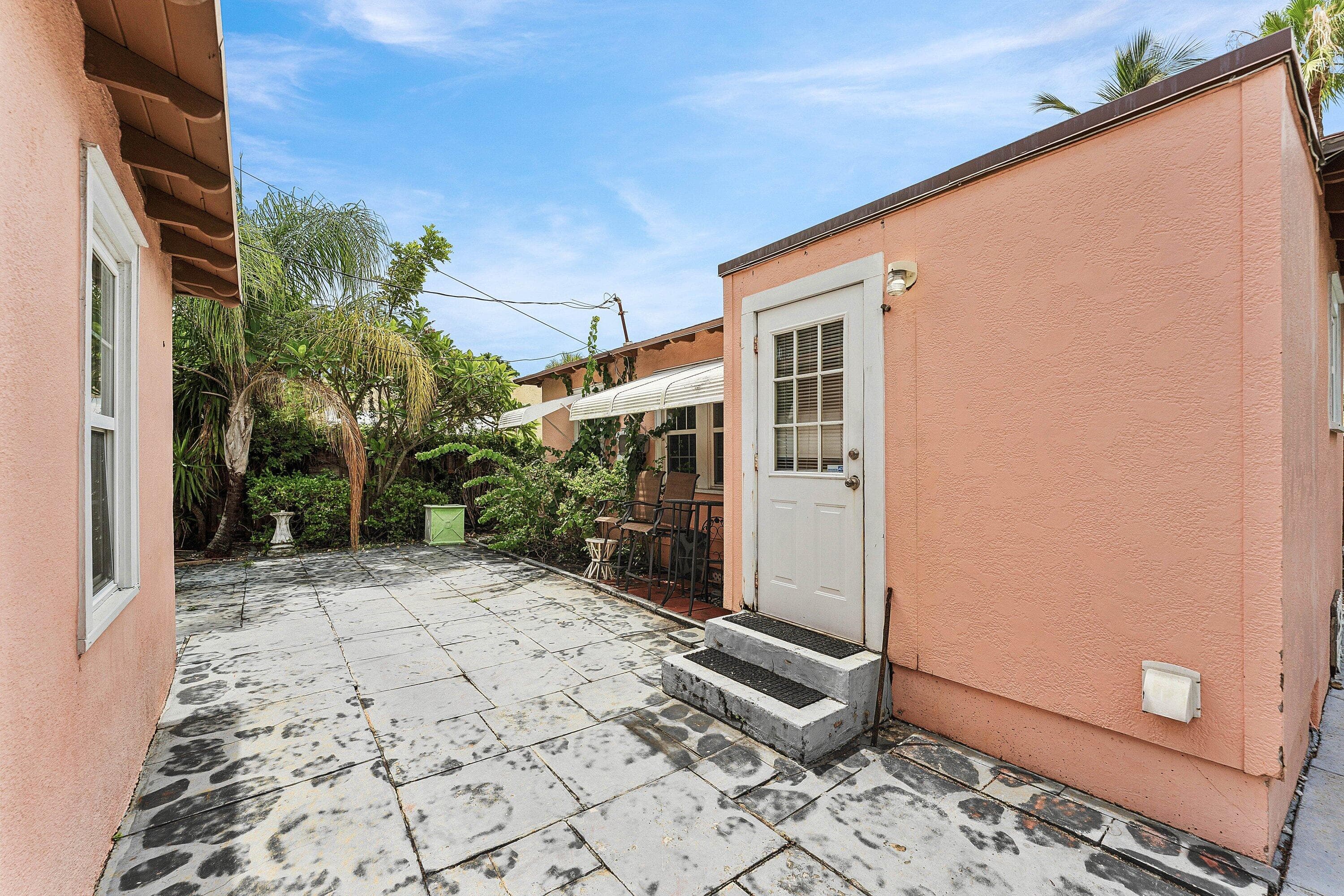 427 58th Street, West Palm Beach, FL 33407 29