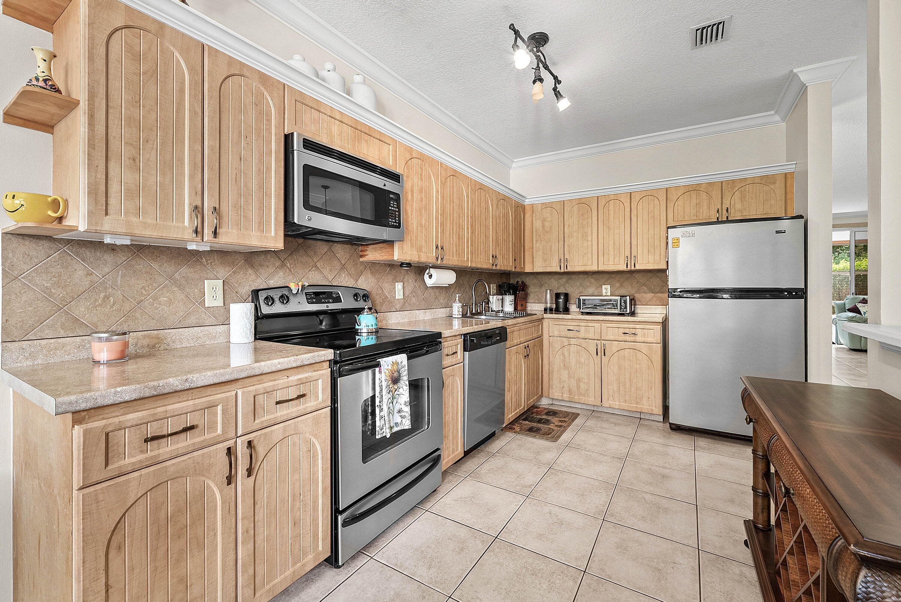 6757 Via Regina, Boca Raton, FL 33433 13