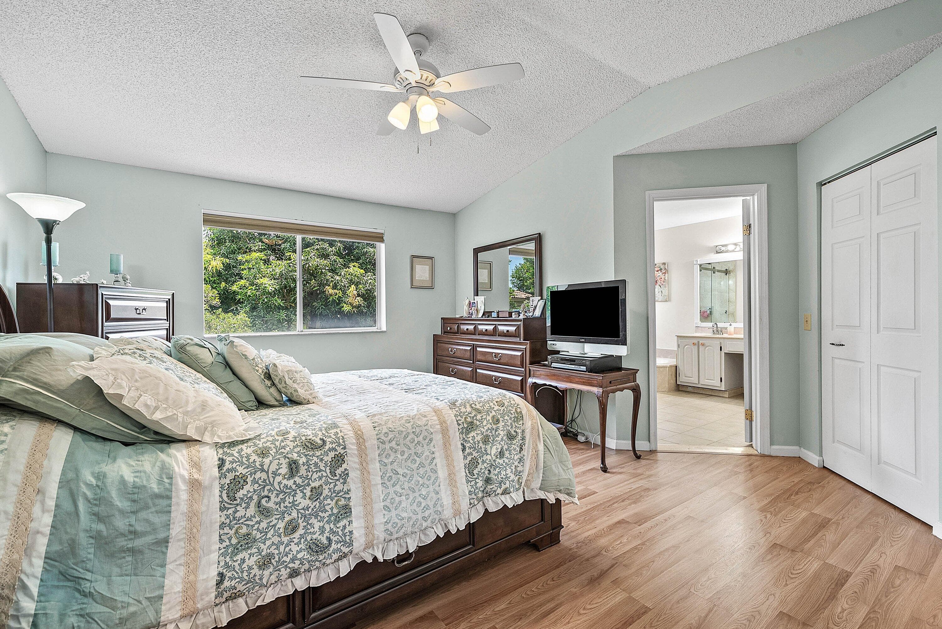 6757 Via Regina, Boca Raton, FL 33433 24