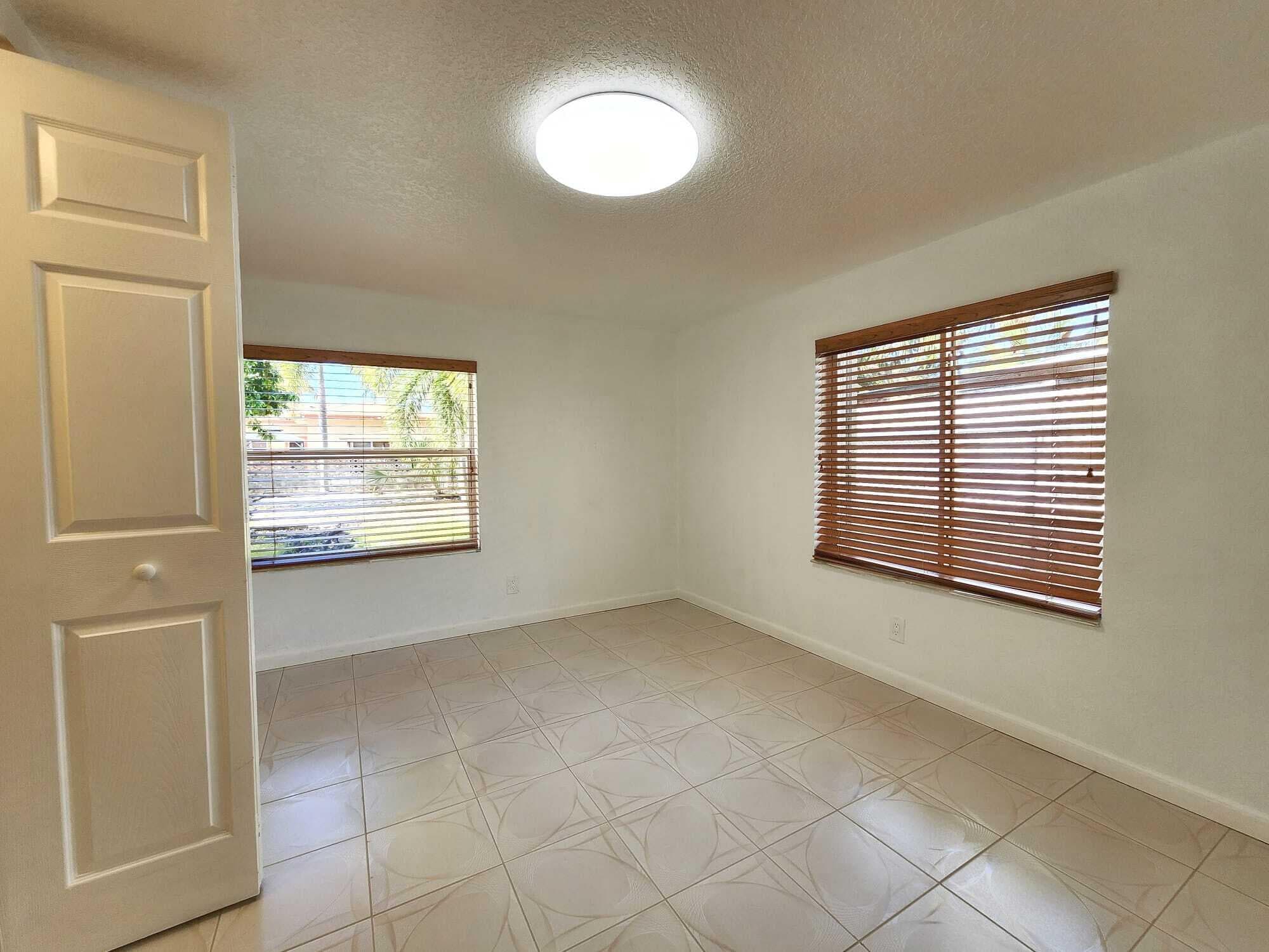 617 NE 8TH Avenue, Boynton Beach, FL 33435 32