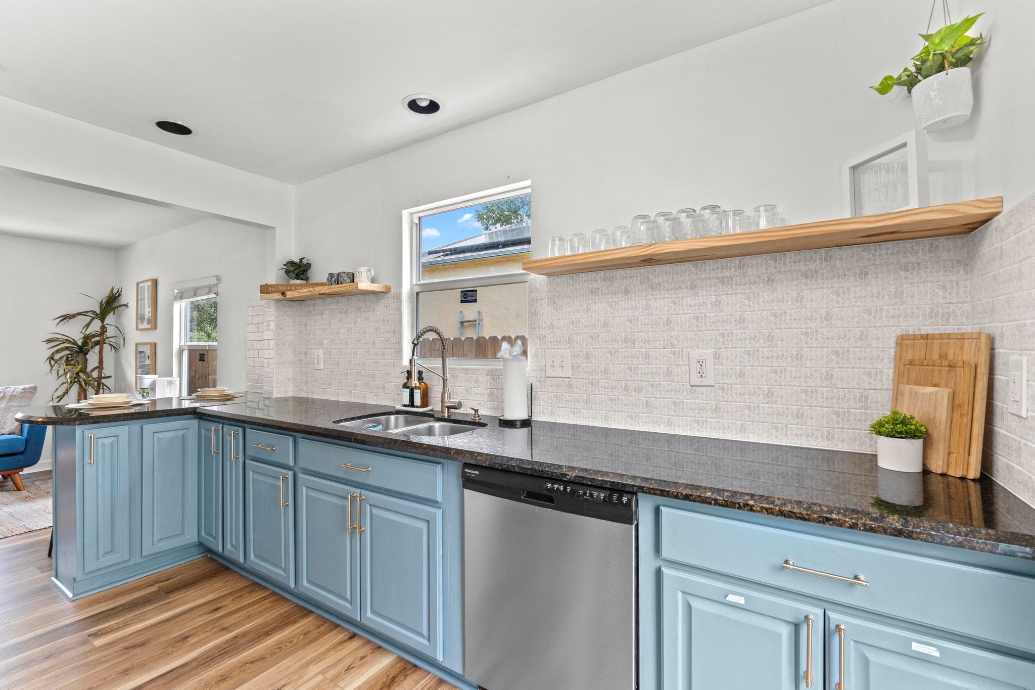 827 Nathan Hale Road, West Palm Beach, FL 33405 9