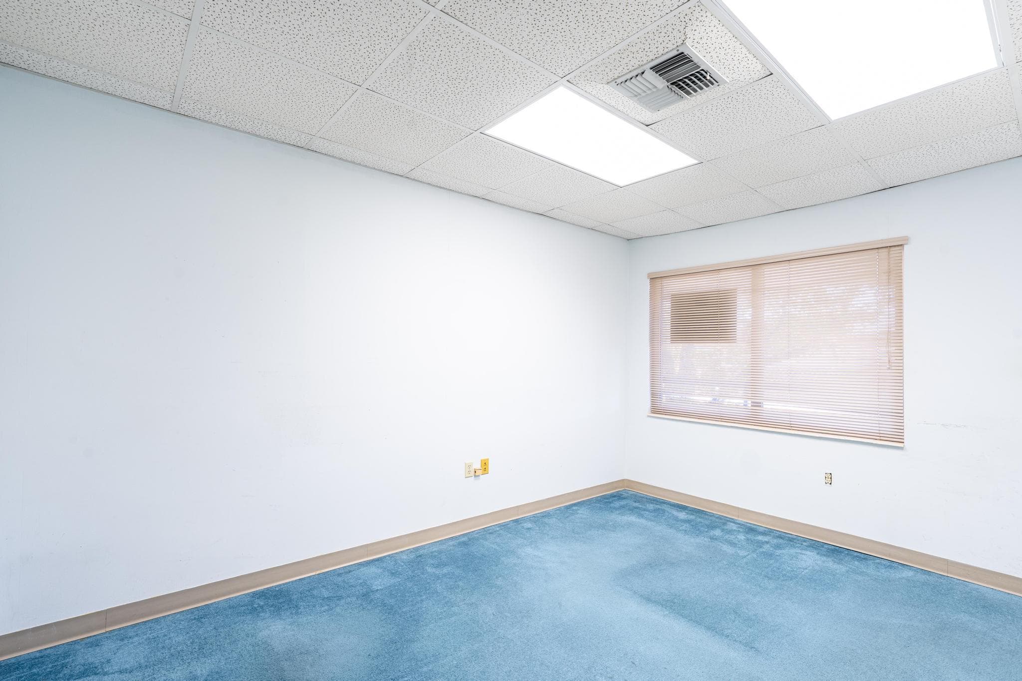 7480 Fairway Drive, Hialeah, FL 33014 18