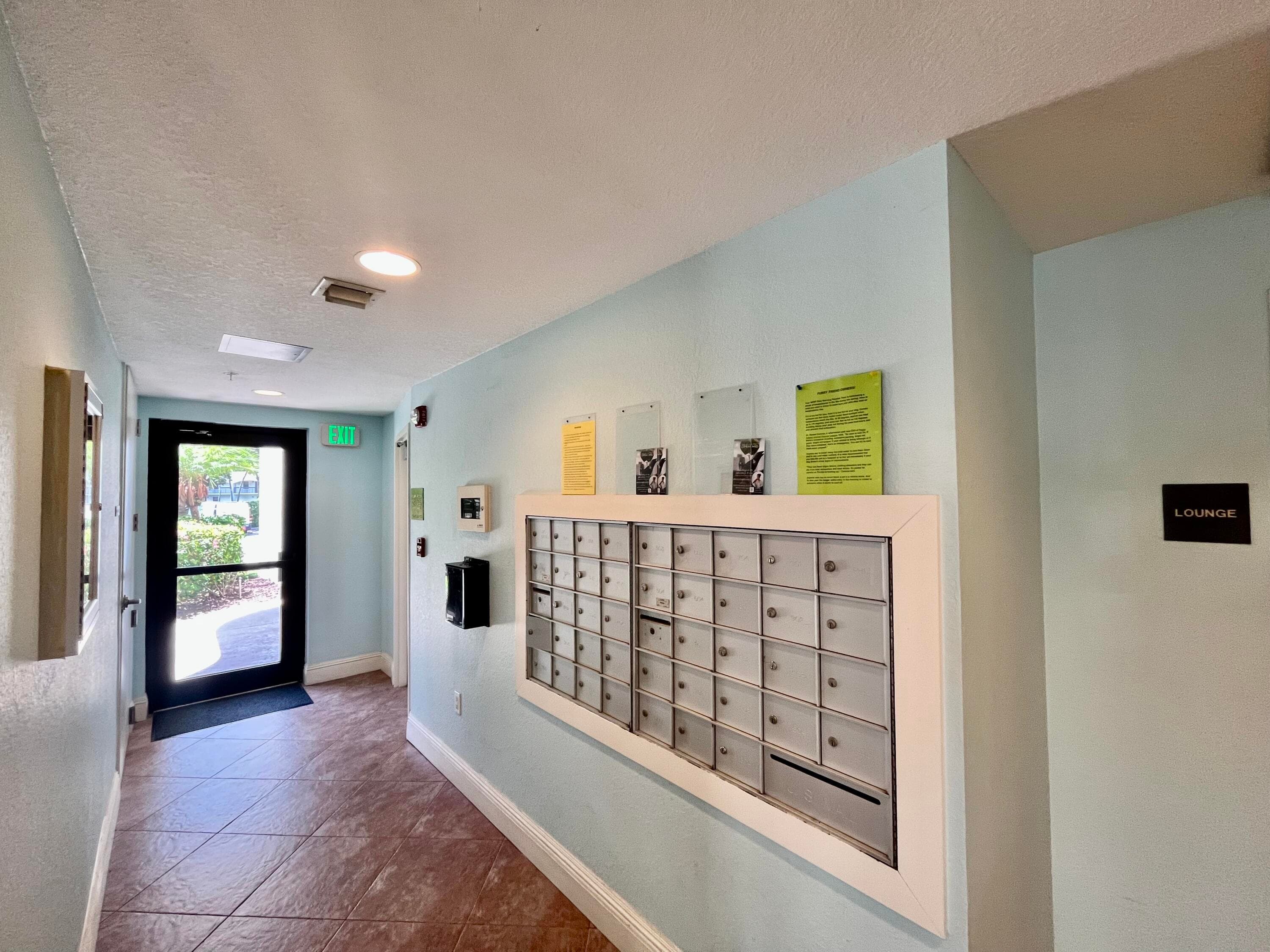 370 GOLFVIEW Road 302, North Palm Beach, FL 33408 35