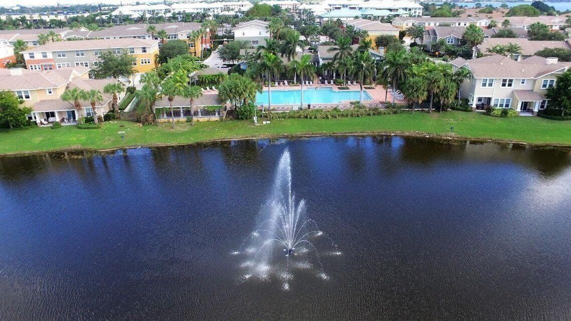 883 MILLBRAE Court 6, West Palm Beach, FL 33401 37