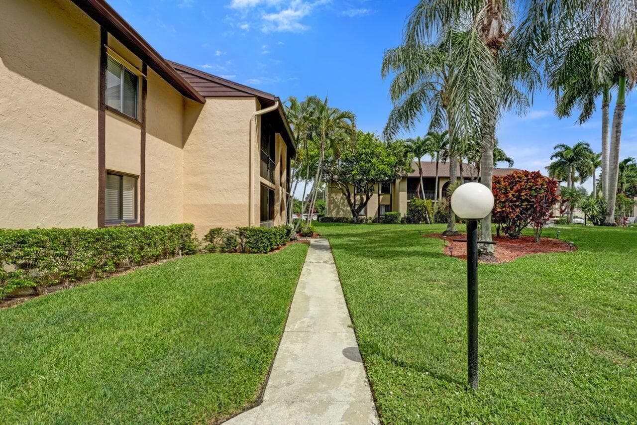 429 Pine Glen Lane C-2, Greenacres, FL 33463 25