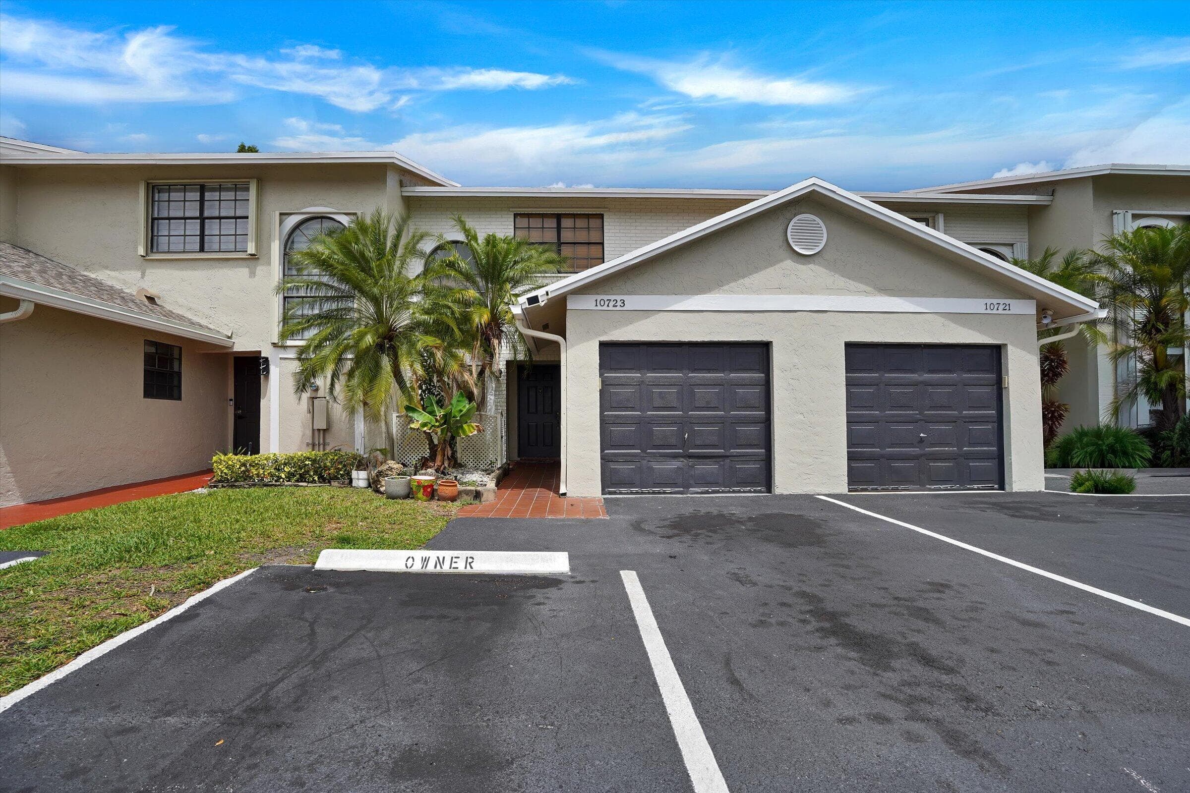 10723 NW 11TH Street 10723, Pembroke Pines, FL 33026