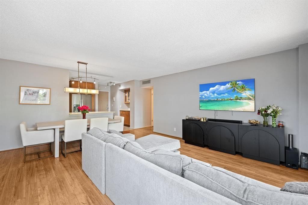 340 SUNSET Drive 401, Fort Lauderdale, FL 33301 11