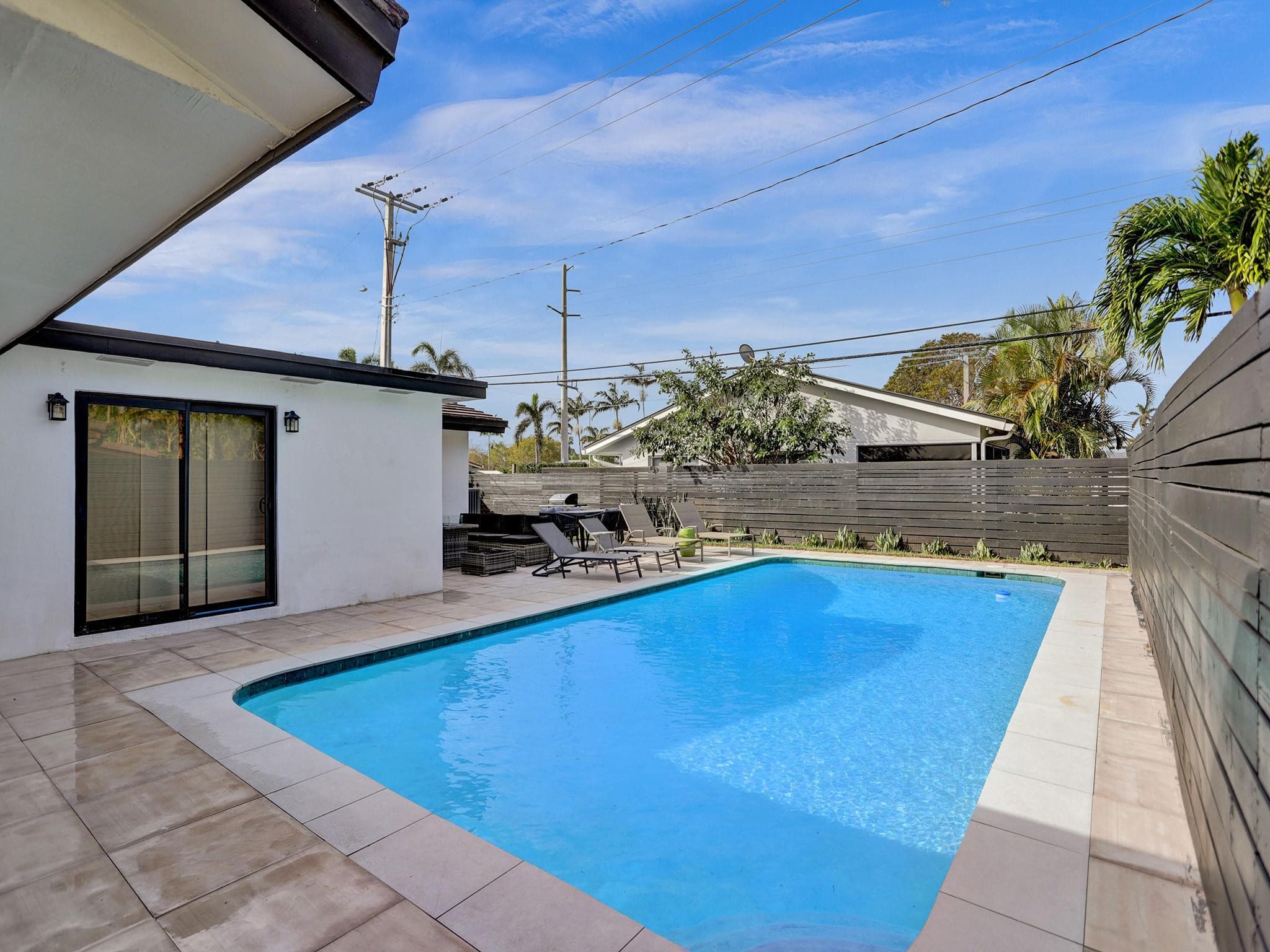 5501 NE 18TH Terrace, Fort Lauderdale, FL 33308 51