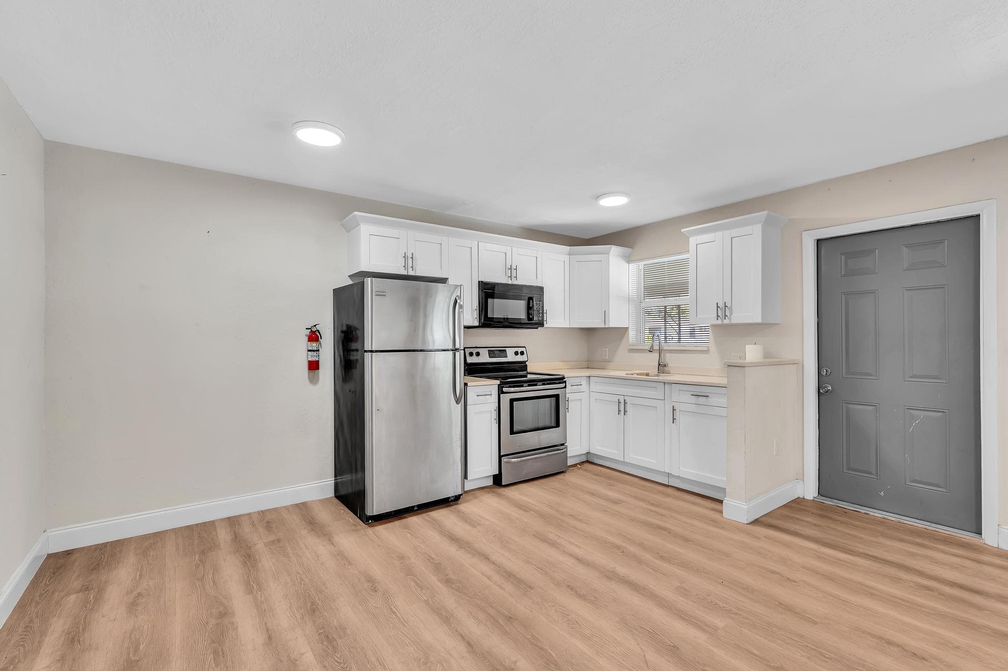 800 MOFFETT Street 3, Hallandale Beach, FL 33009 9