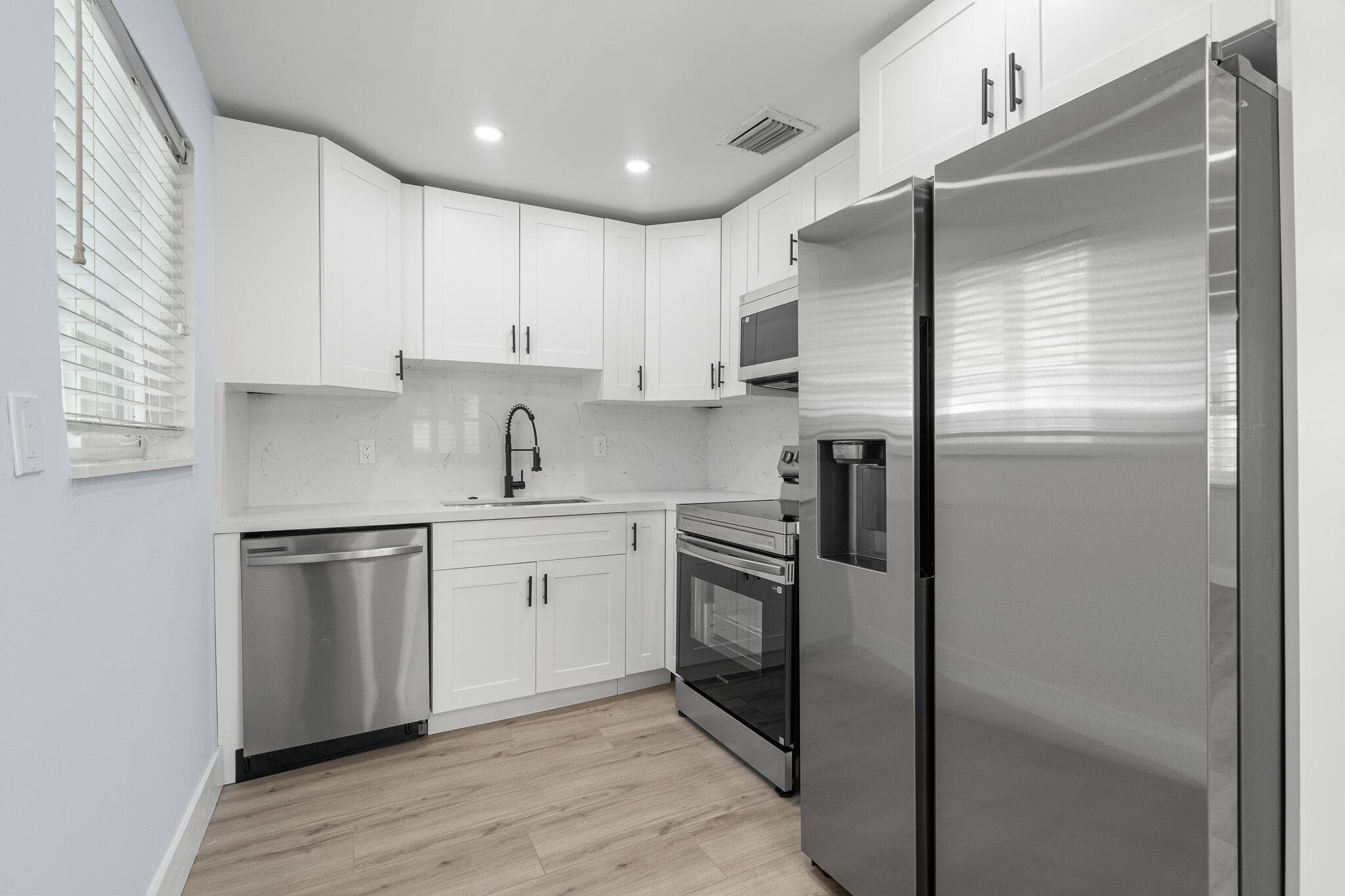 160 NE 60TH Street, Oakland Park, FL 33334 9