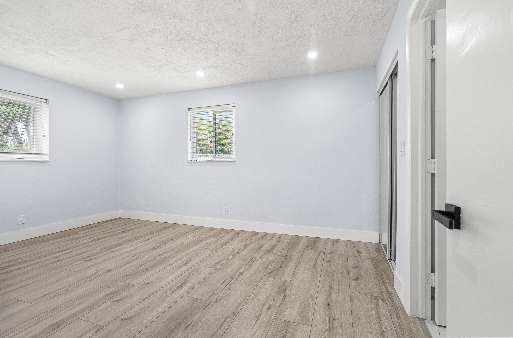 160 NE 60TH Street, Oakland Park, FL 33334 22