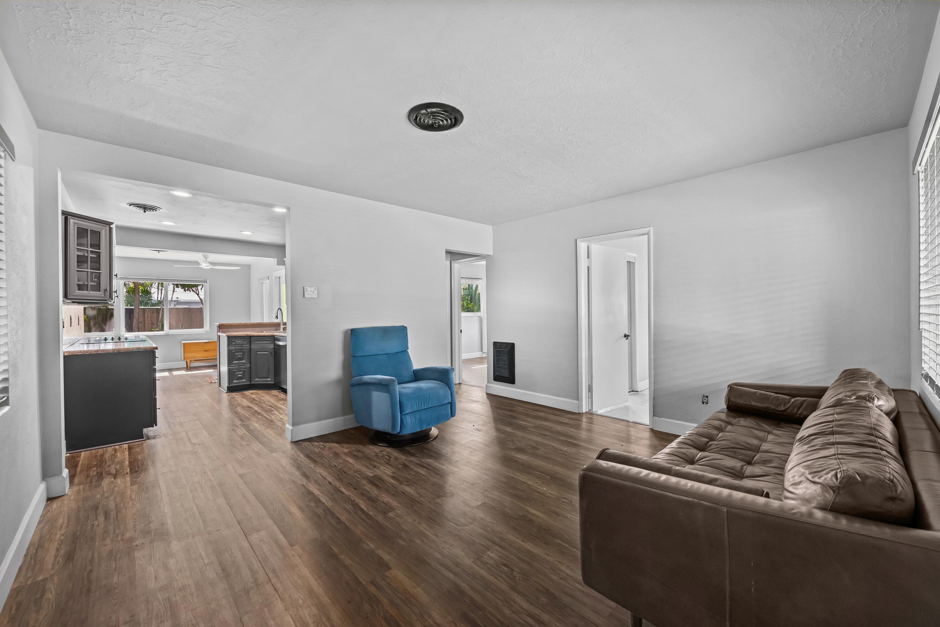 4860 NE 6th Avenue, Oakland Park, FL 33334 18