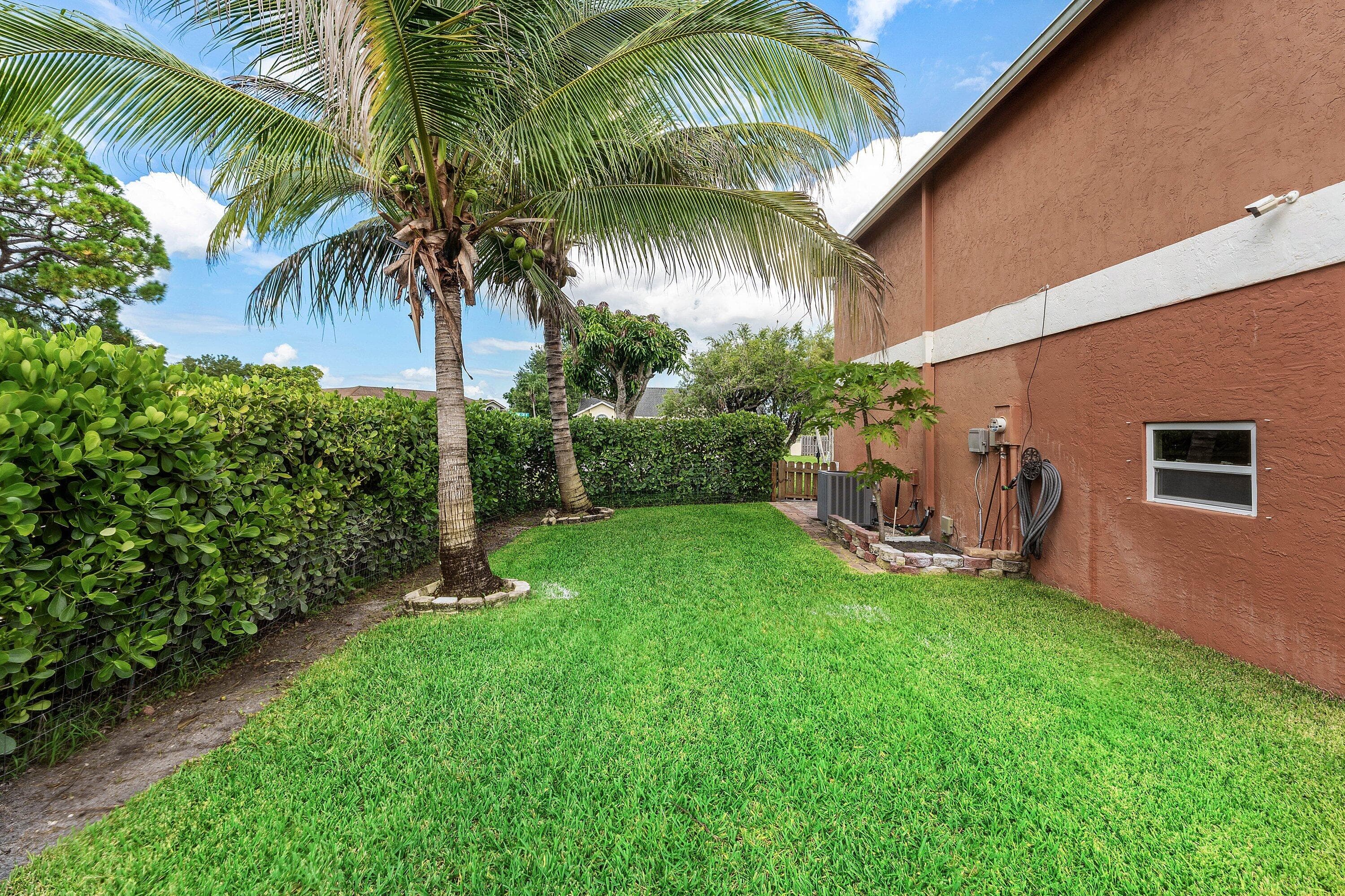 139 ROYAL PINE Circle S, Royal Palm Beach, FL 33411 37