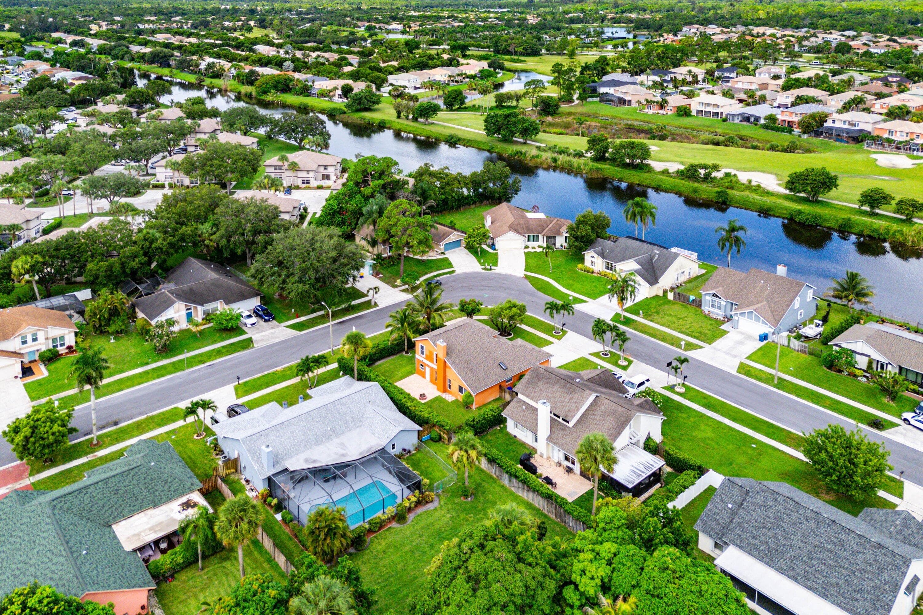 139 ROYAL PINE Circle S, Royal Palm Beach, FL 33411 52