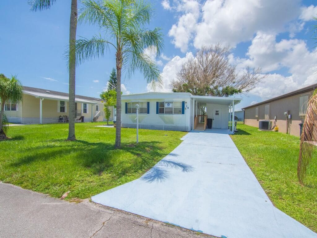 14 Golf Drive, Port St. Lucie, FL 34952 2