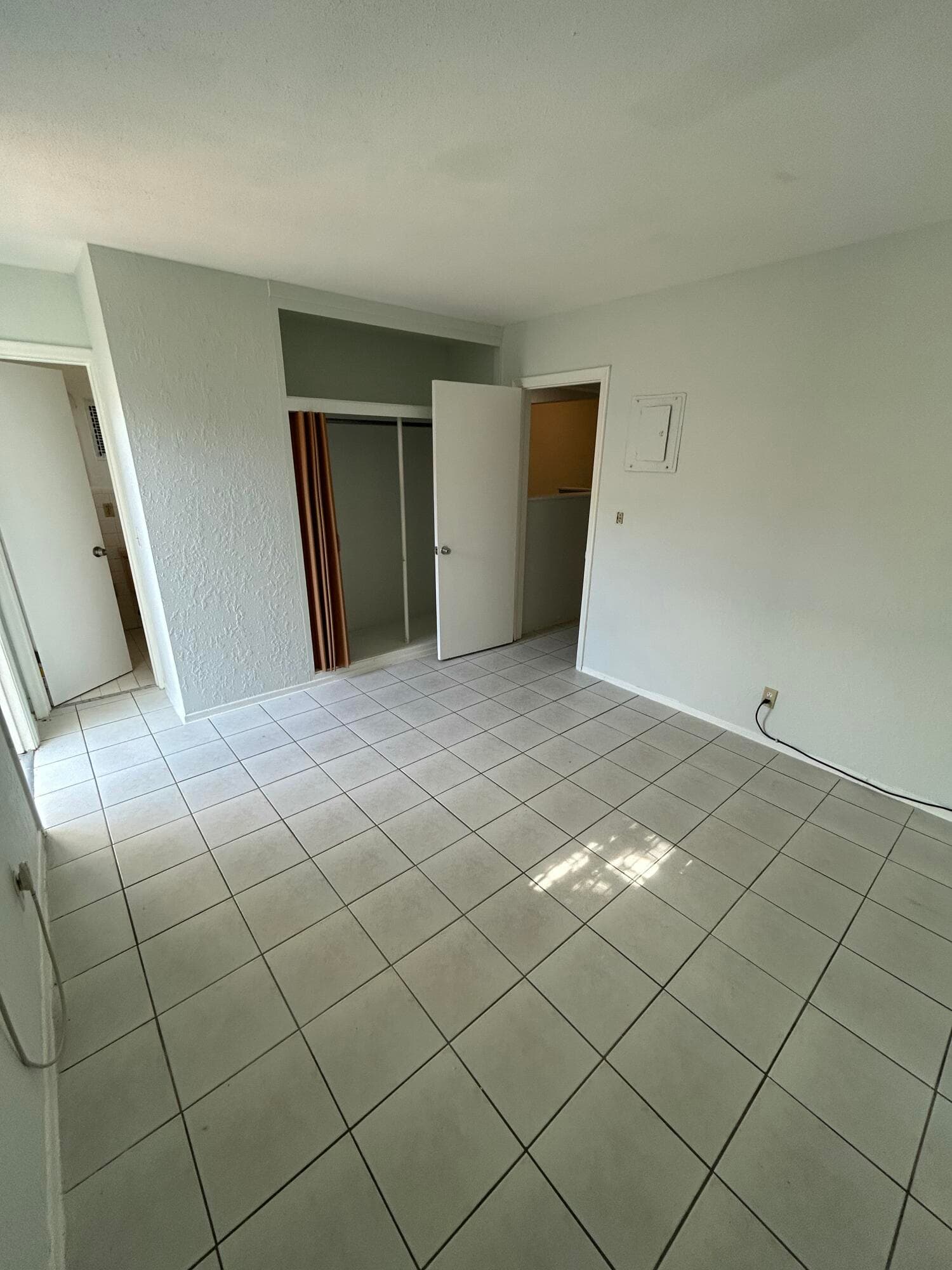 5881 NE 18th Avenue 2, Fort Lauderdale, FL 33334 3