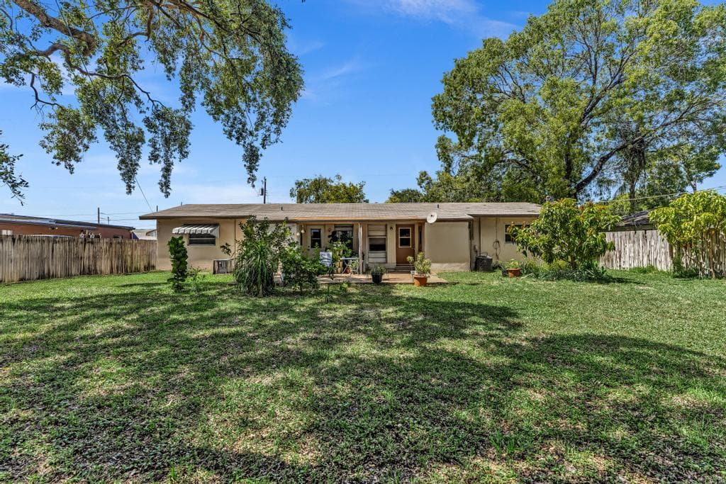 560-564 NE 35th Street, Oakland Park, FL 33334 23