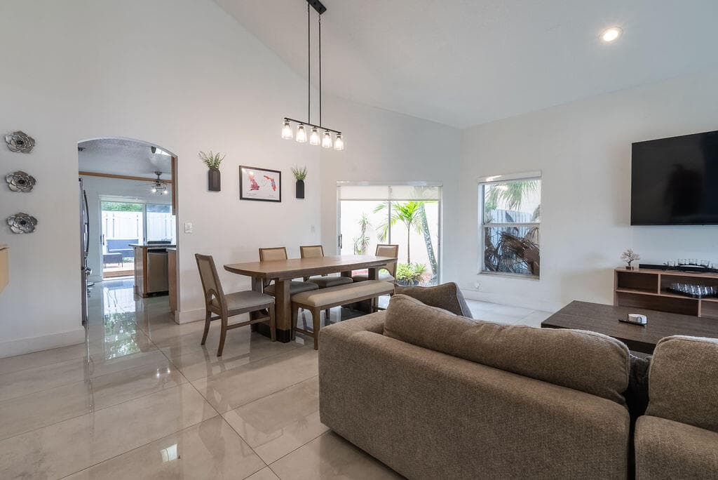1284 NW 125th Terrace, Sunrise, FL 33323 39