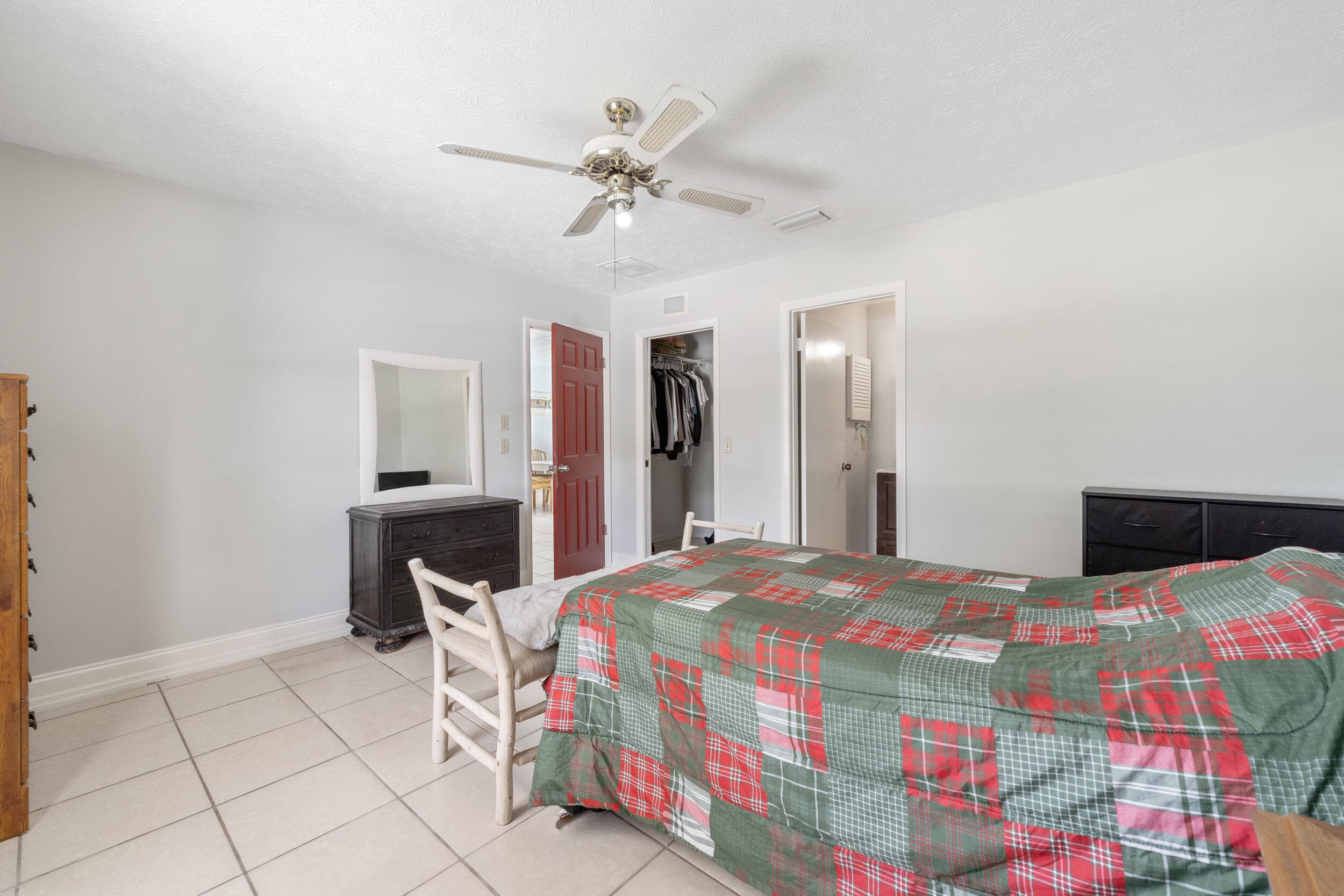 636 SW EYERLY Avenue, Port St. Lucie, FL 34983 18