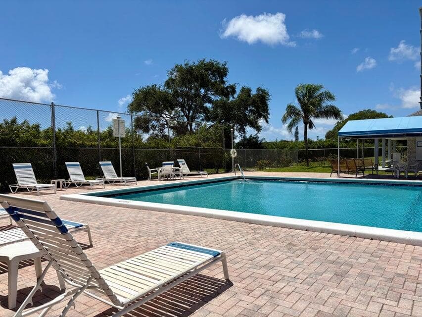 5700 NW 2nd Avenue 202, Boca Raton, FL 33487 5