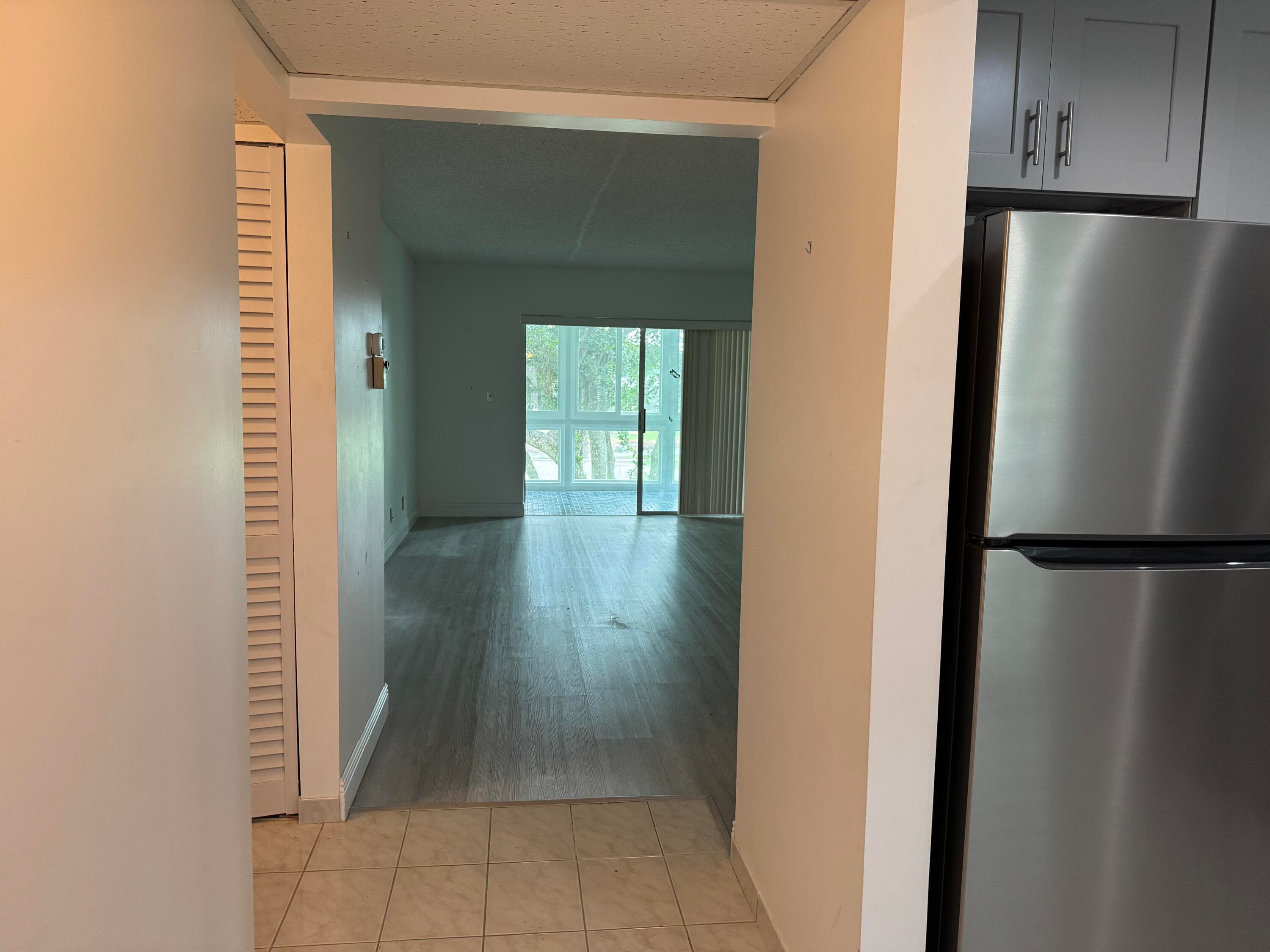 1035 COUNTRY CLUB Drive 303, Margate, FL 33063 21
