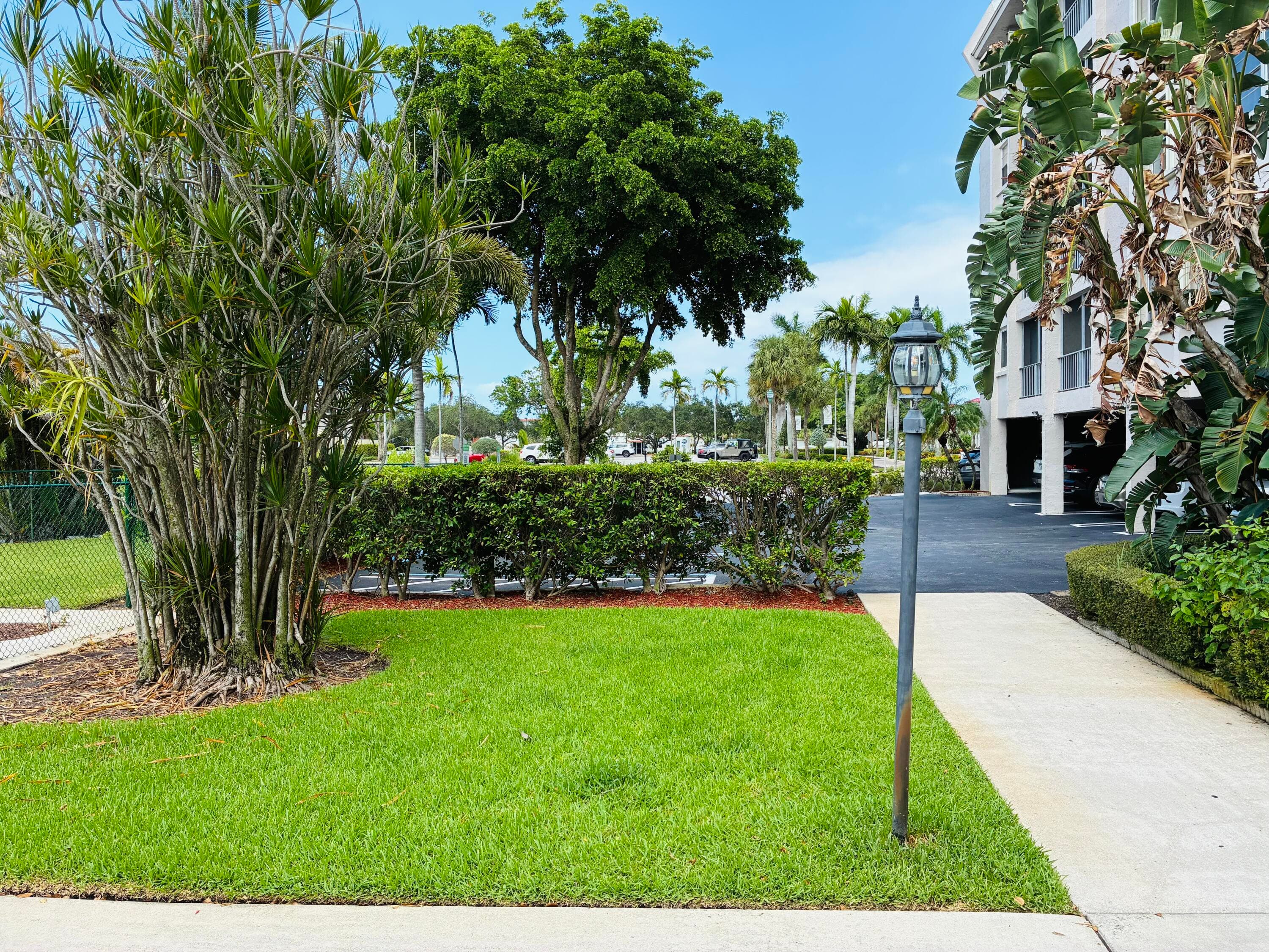 505 Spencer Drive NW 112, West Palm Beach, FL 33409 24