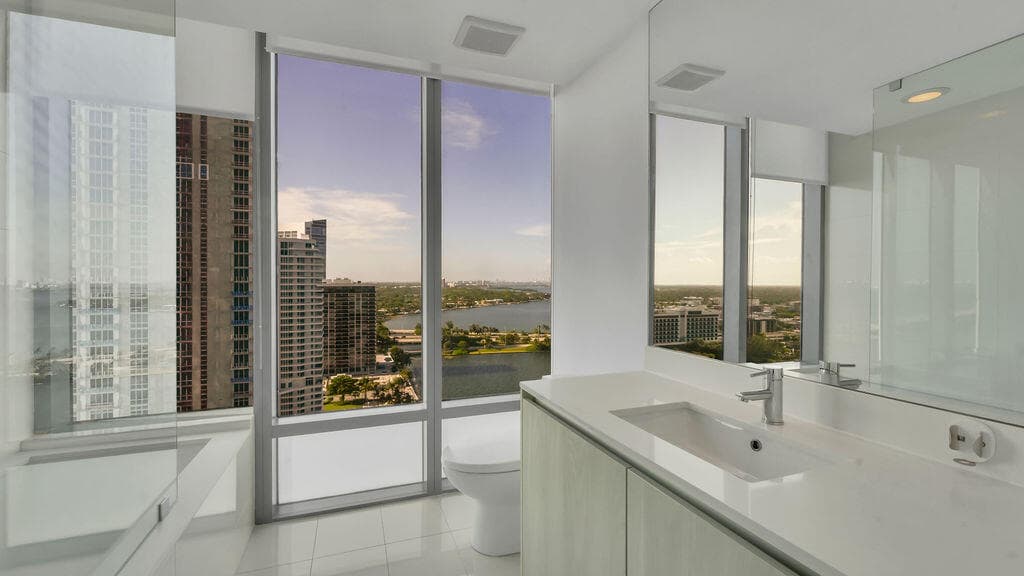 3131 NE 7th Avenue 2206, Miami, FL 33137 31