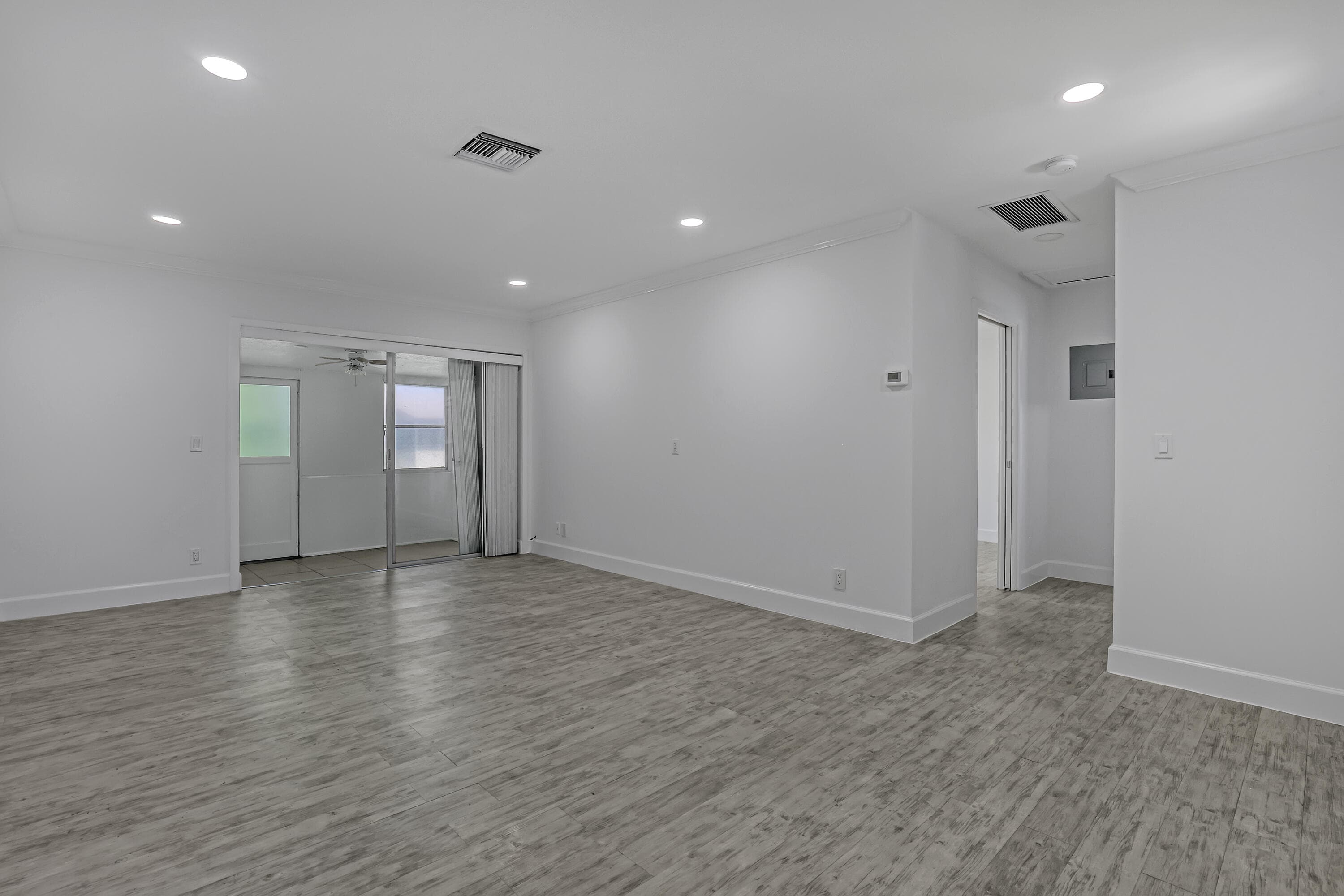 2940 Crosley Drive E, West Palm Beach, FL 33415 8