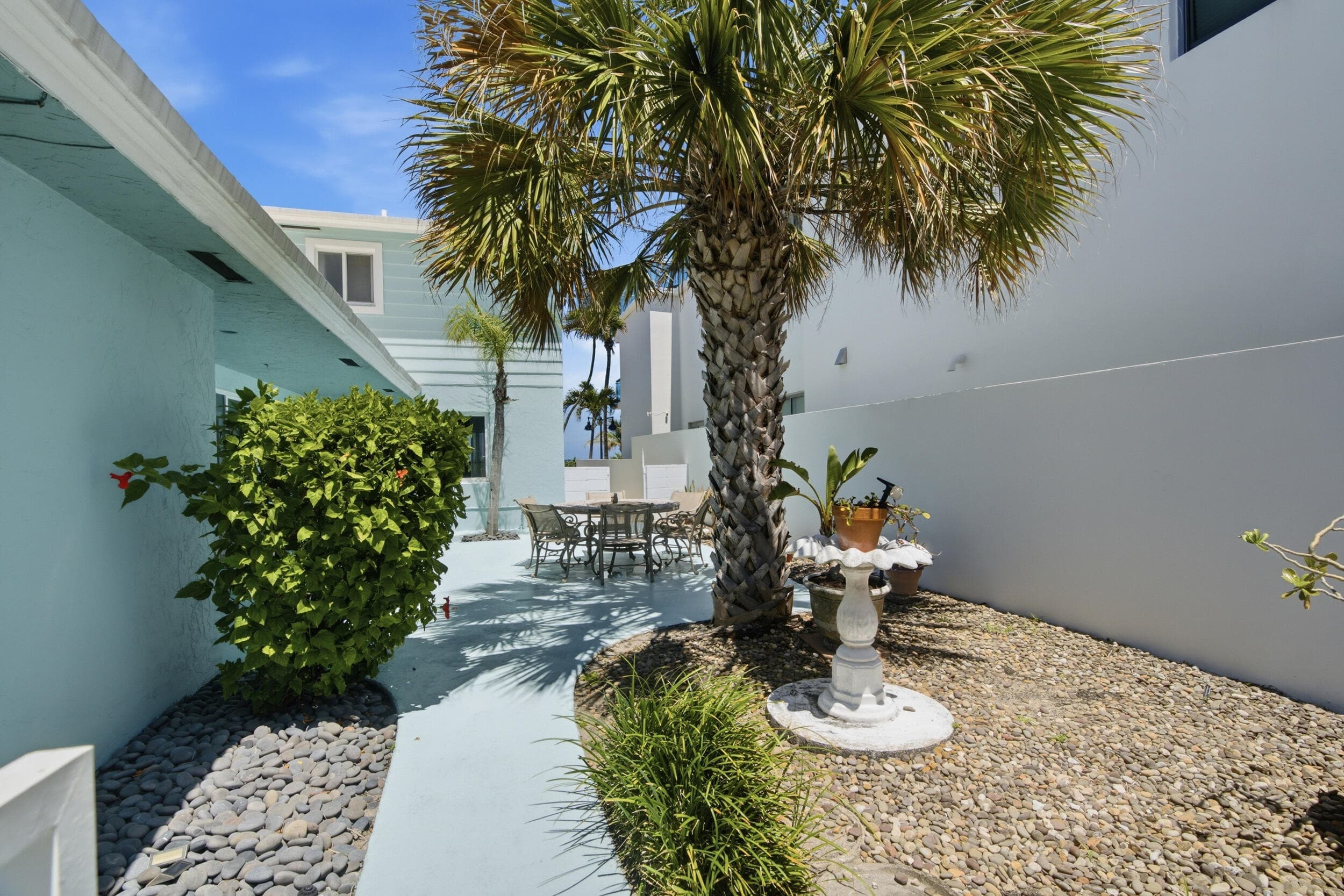 1735 N FORT LAUDERDALE BEACH Boulevard, Fort Lauderdale, FL 33305 3