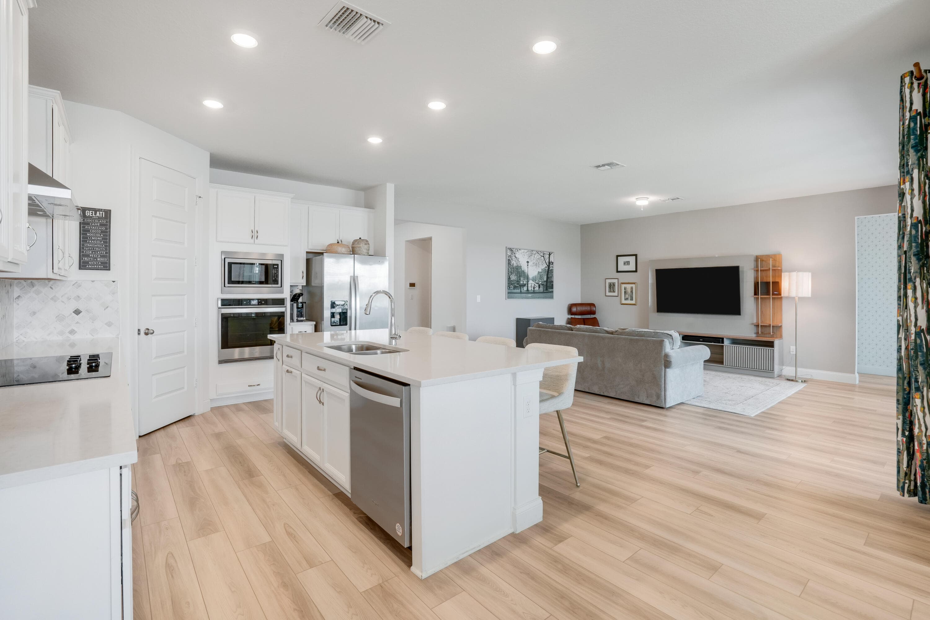 6801 NW Cloverdale Avenue, Port St. Lucie, FL 34987 3