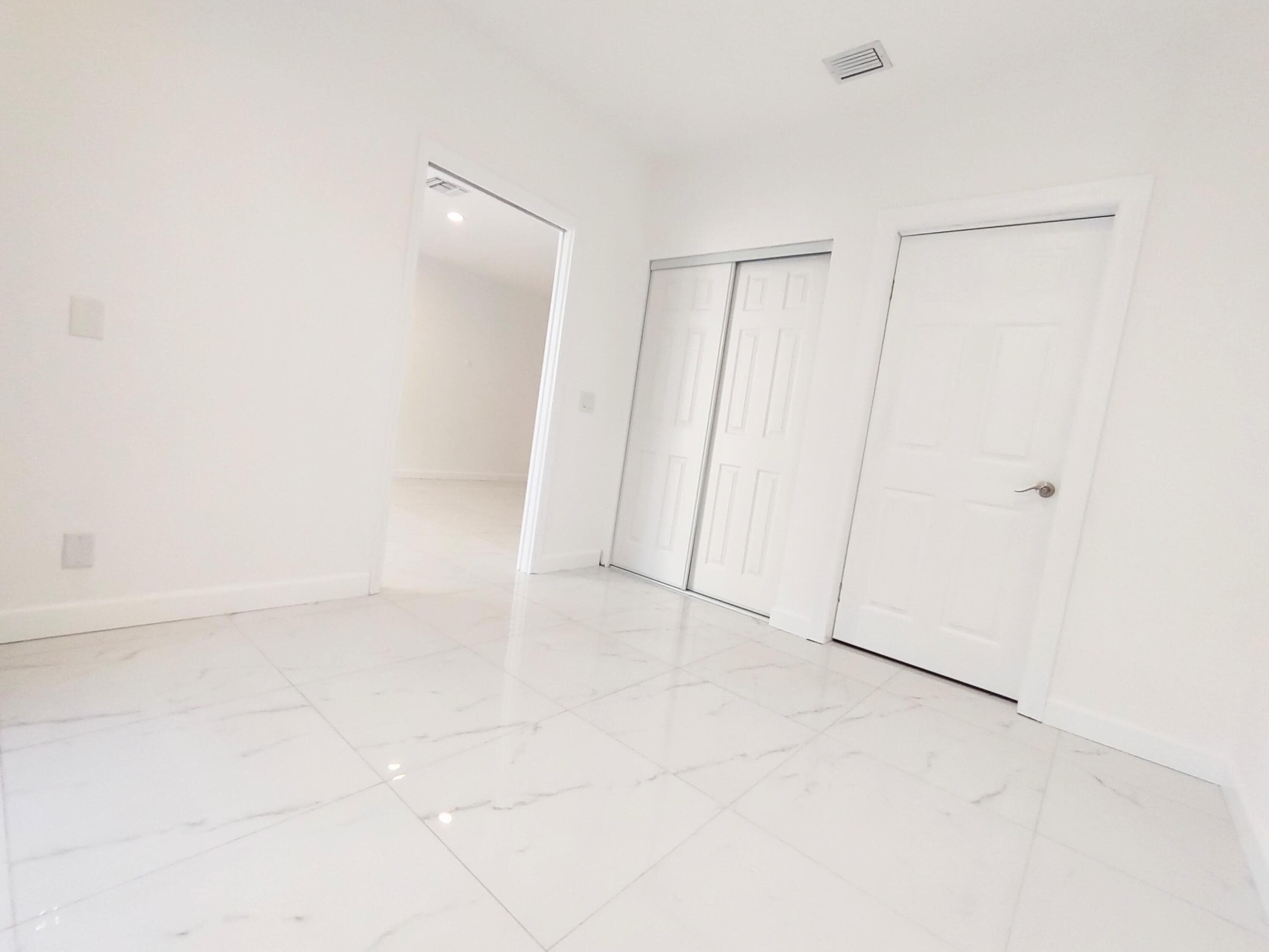 6698 Via Regina, Boca Raton, FL 33433 12