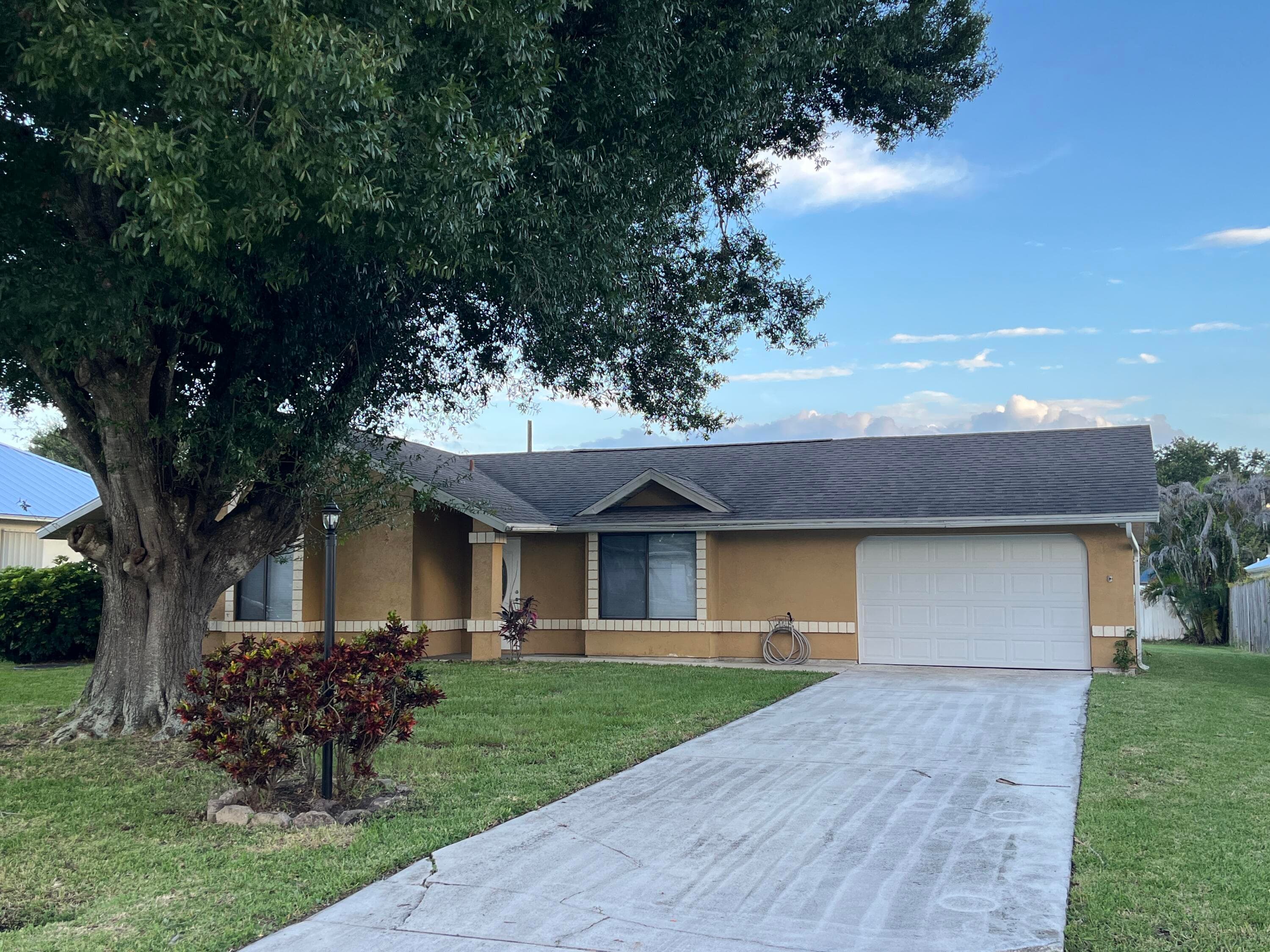 1258 SE Mc Farlane Avenue, Port St. Lucie, FL 34952 19