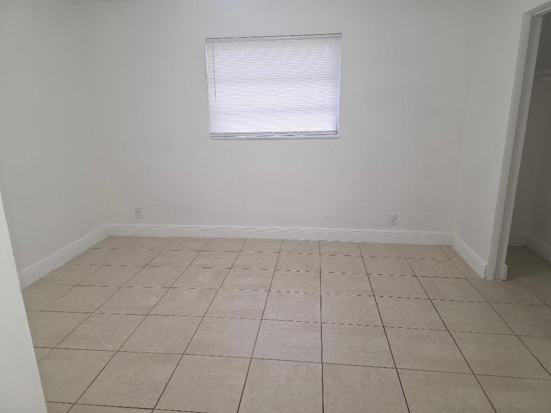 3640 NE 1st Avenue 2, Oakland Park, FL 33334 4