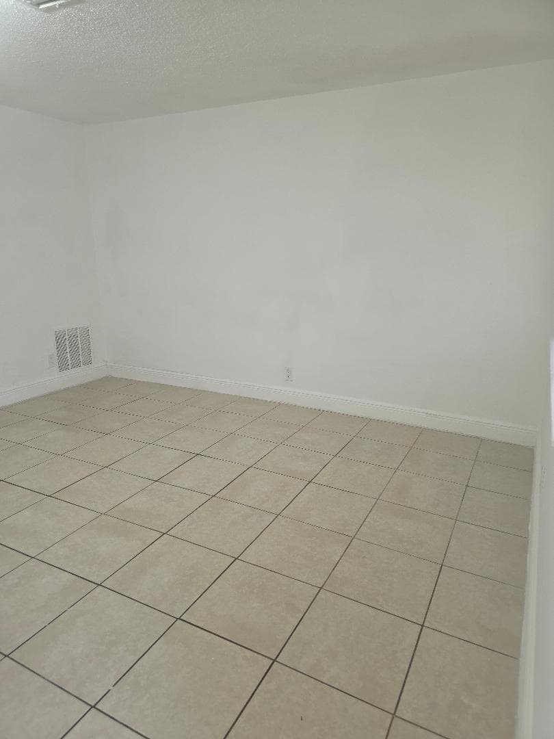 3640 NE 1st Avenue 2, Oakland Park, FL 33334 6