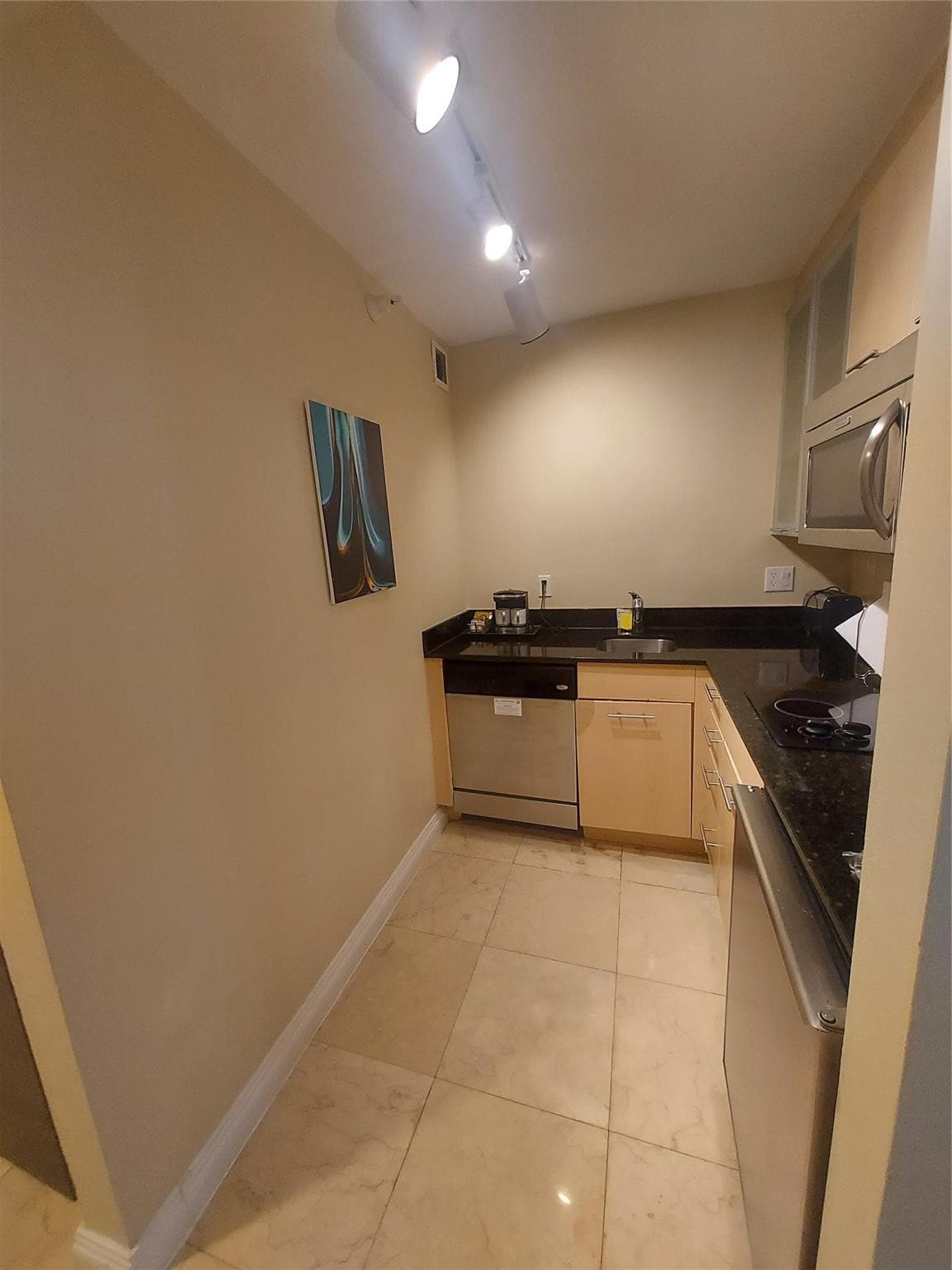 2670 E SUNRISE Boulevard 301, Fort Lauderdale, FL 33304 18