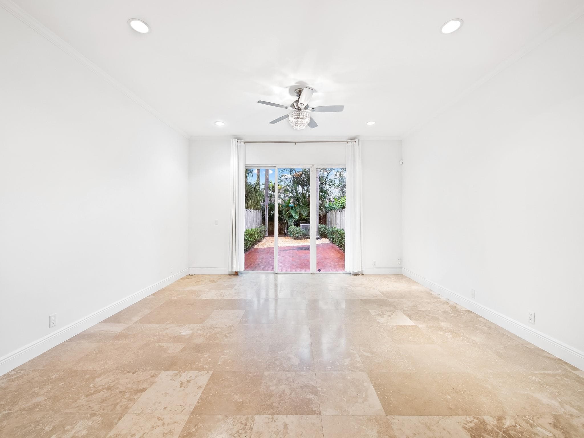 1226 NE 14th Avenue, Fort Lauderdale, FL 33304 7