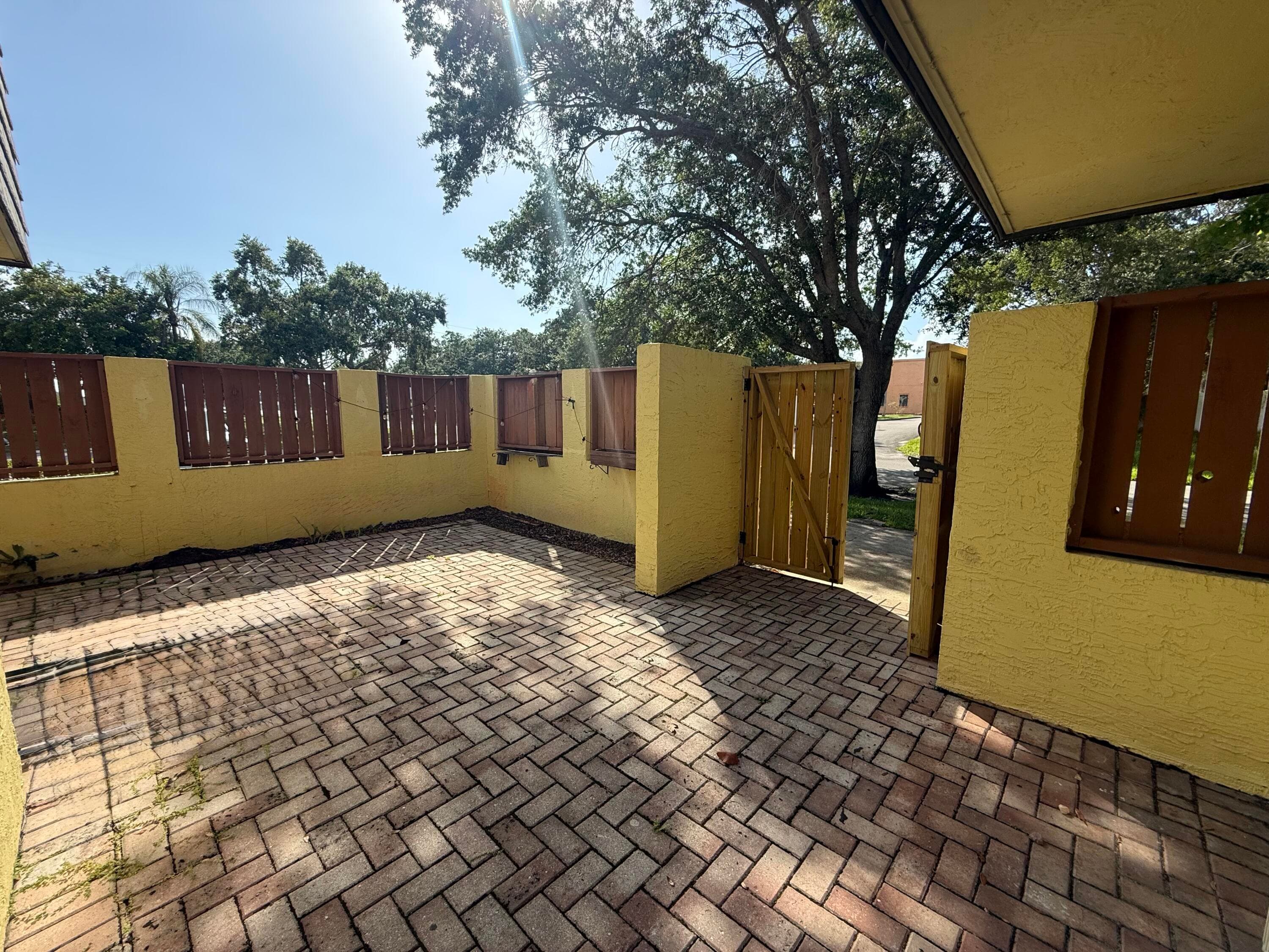 3100 SE Brook Street, Stuart, FL 34997 4